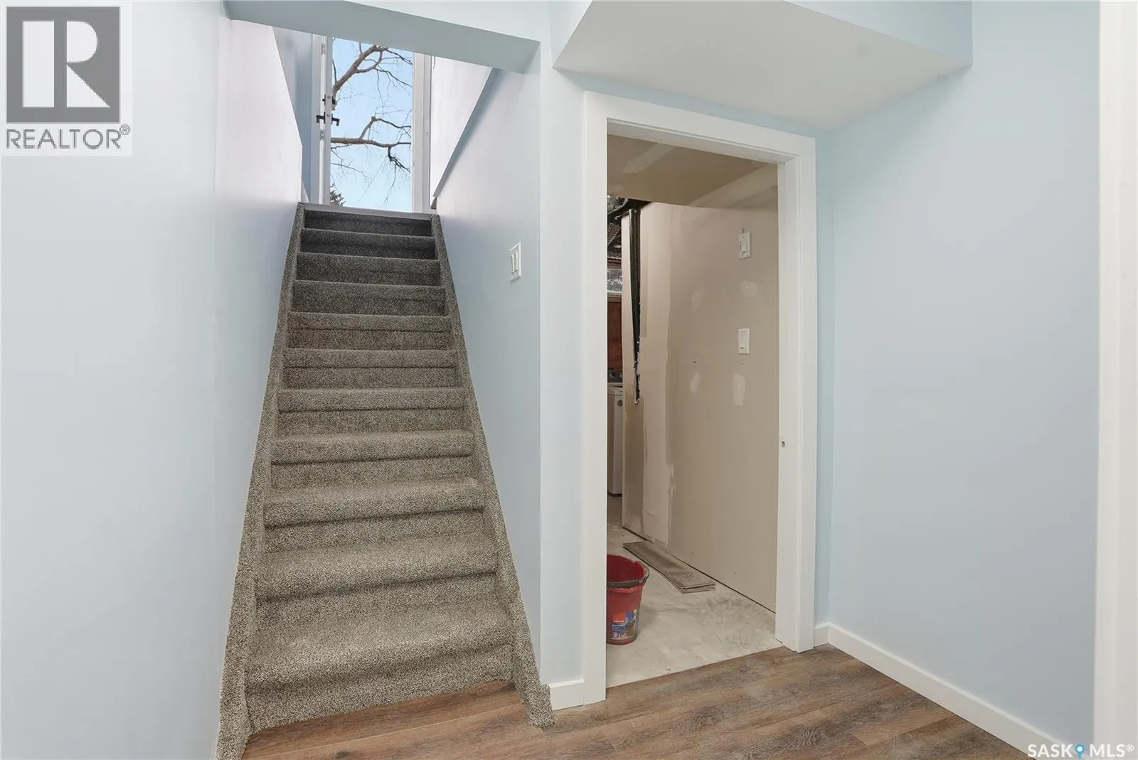 113 5th AVENUE N