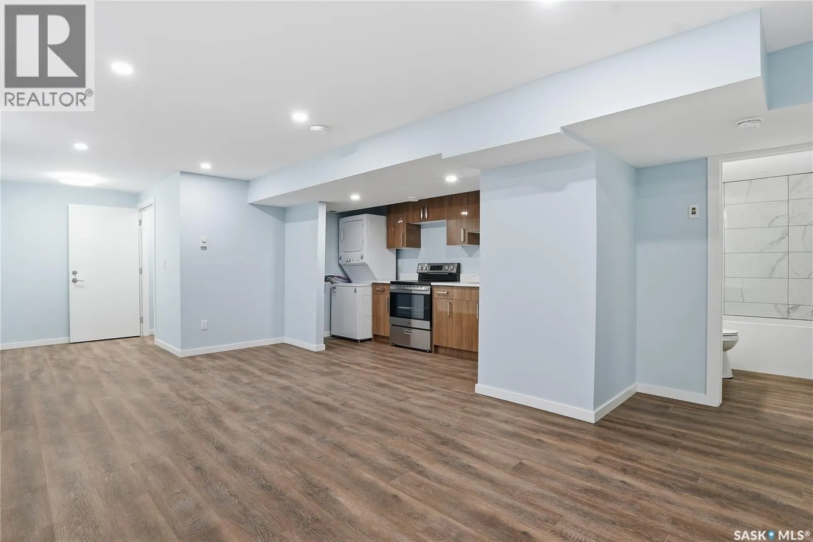 113 5th AVENUE N