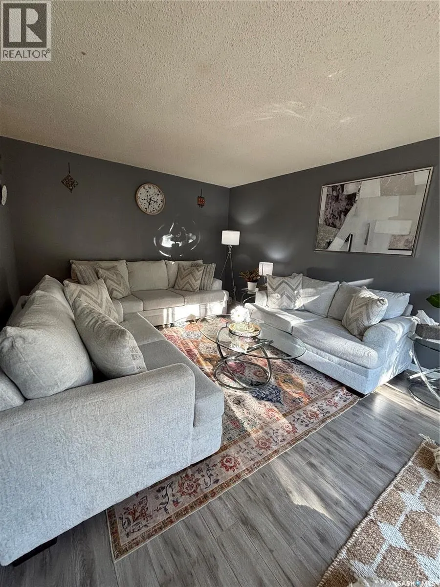 335 Avondale ROAD