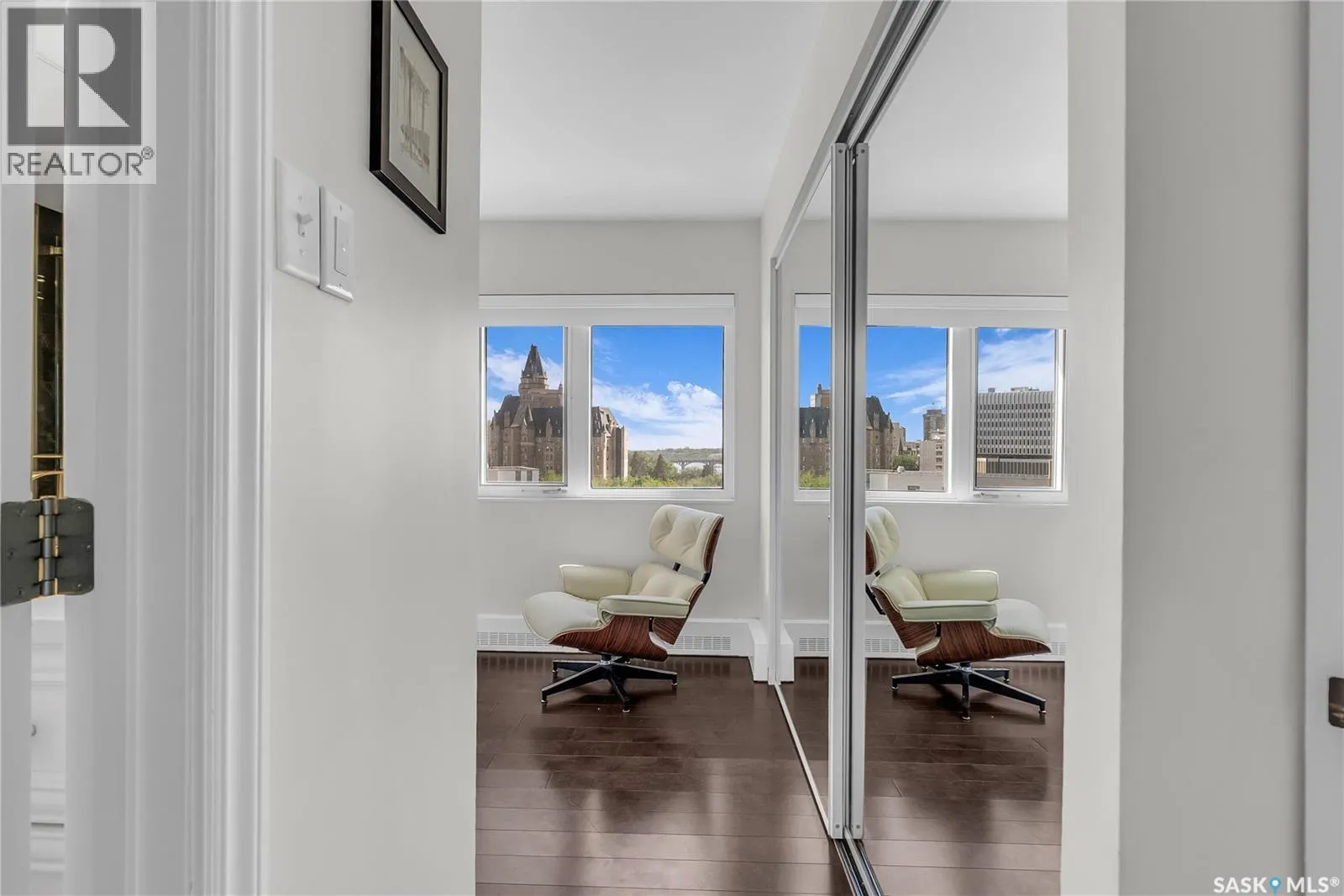 840 424 Spadina CRESCENT E