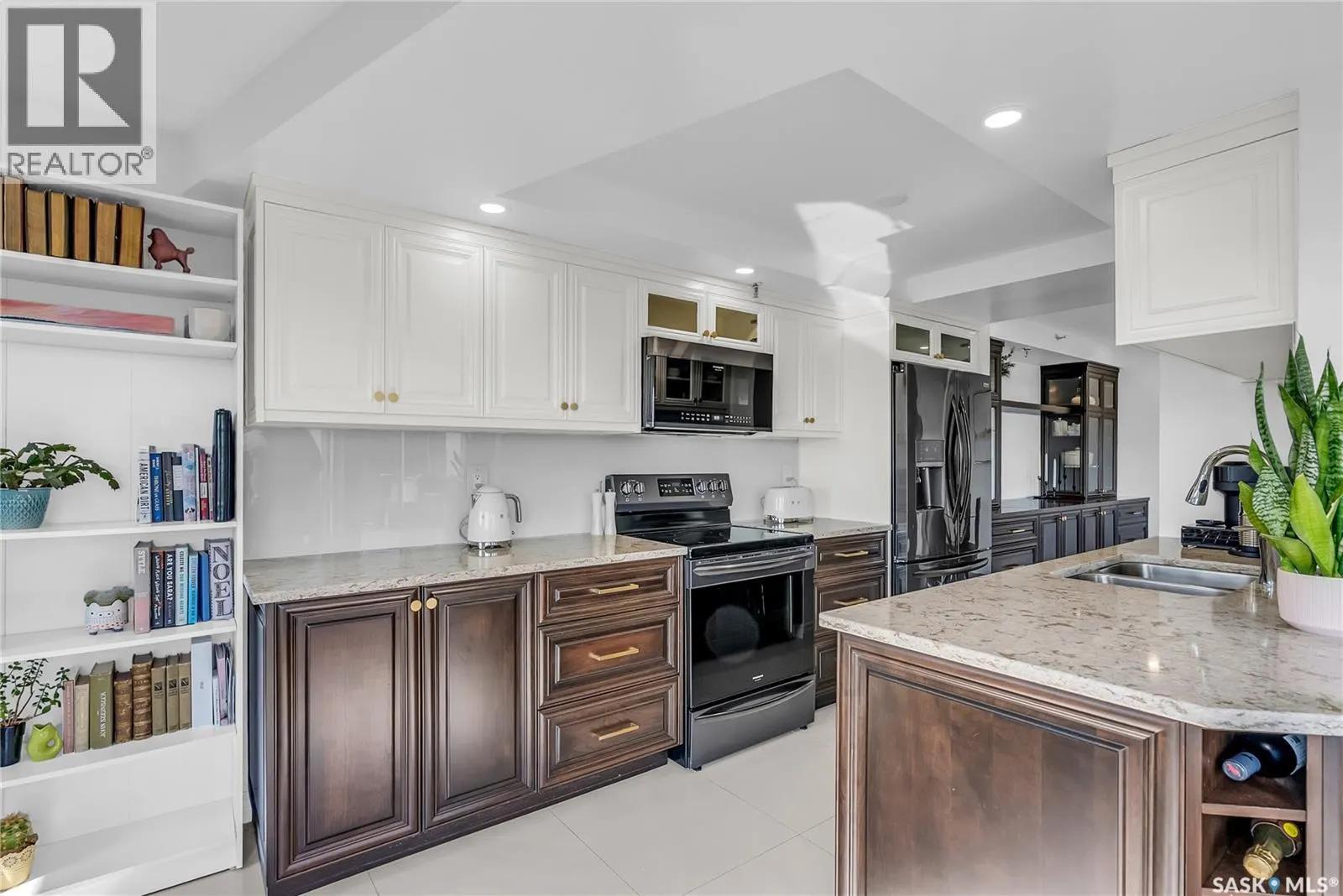 840 424 Spadina CRESCENT E