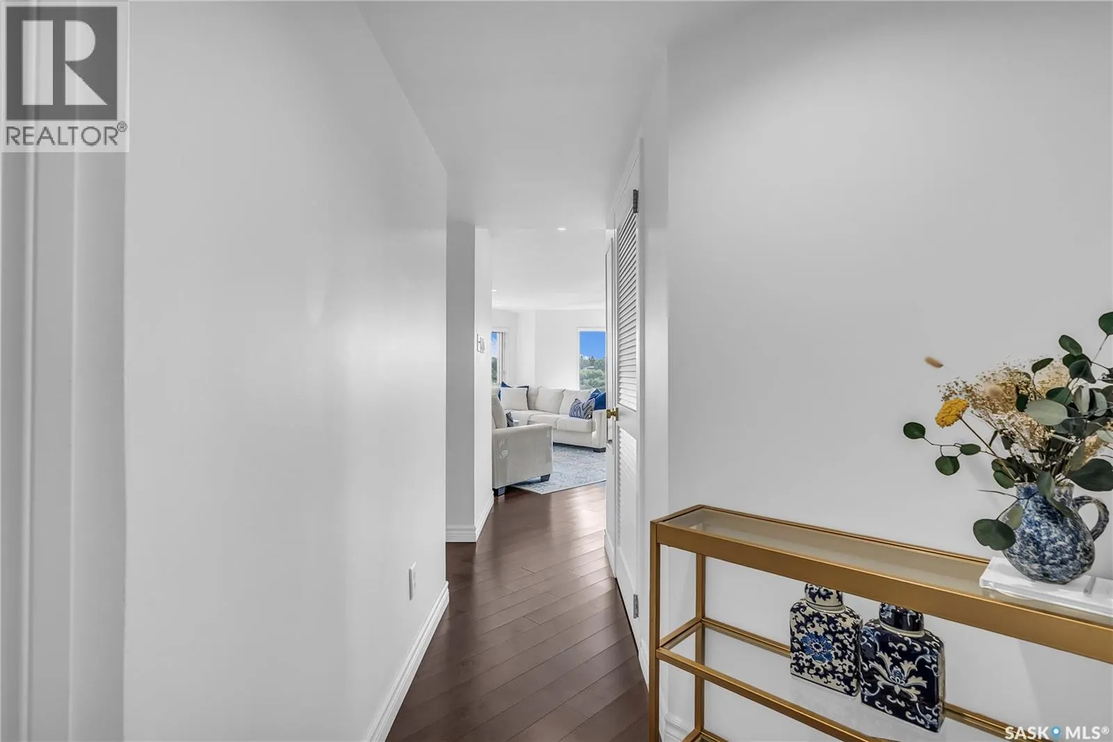 840 424 Spadina CRESCENT E