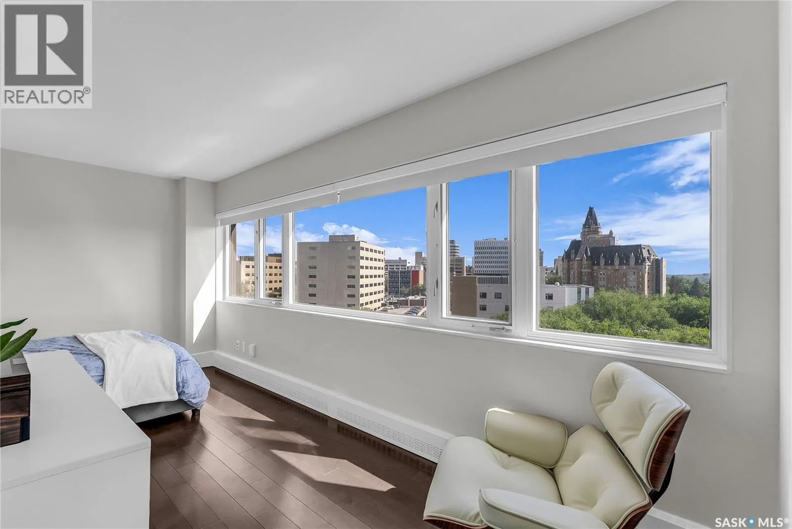 840 424 Spadina CRESCENT E