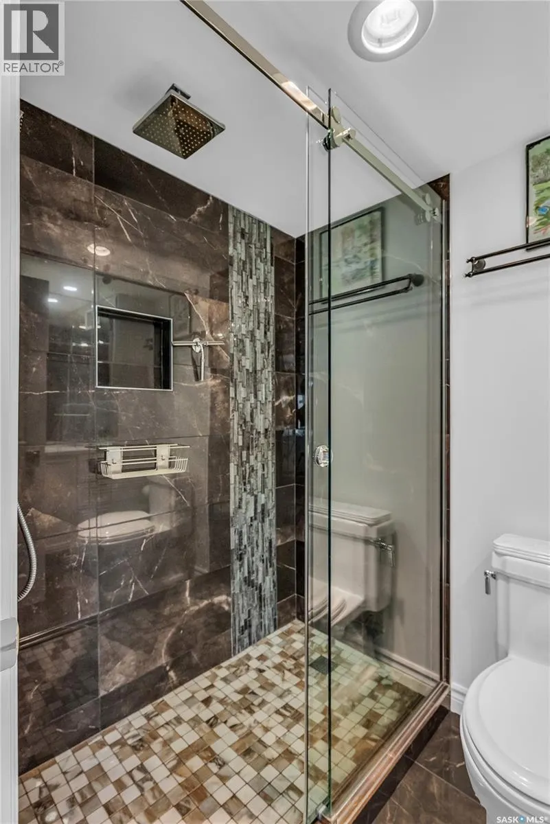 840 424 Spadina CRESCENT E