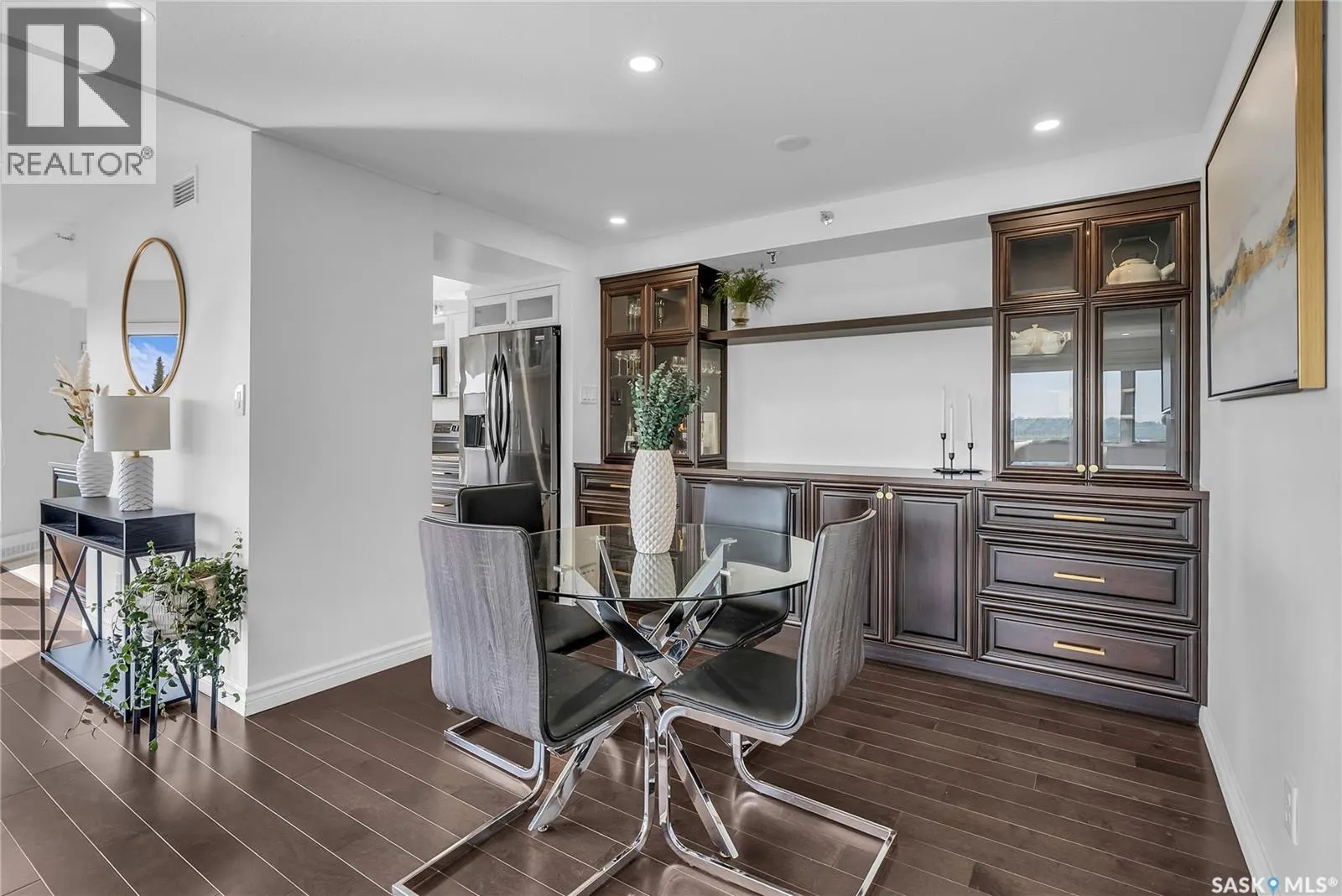 840 424 Spadina CRESCENT E