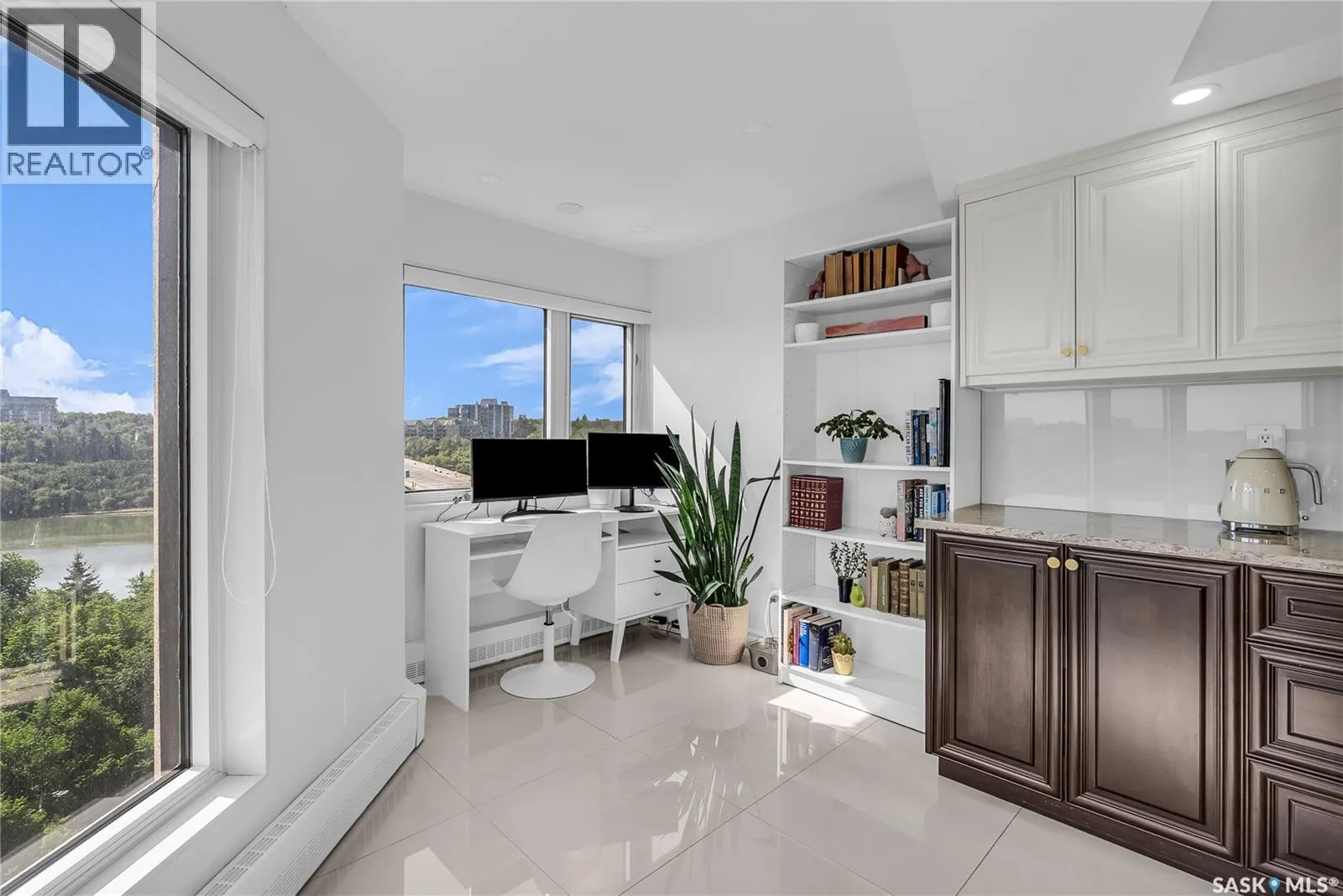 840 424 Spadina CRESCENT E