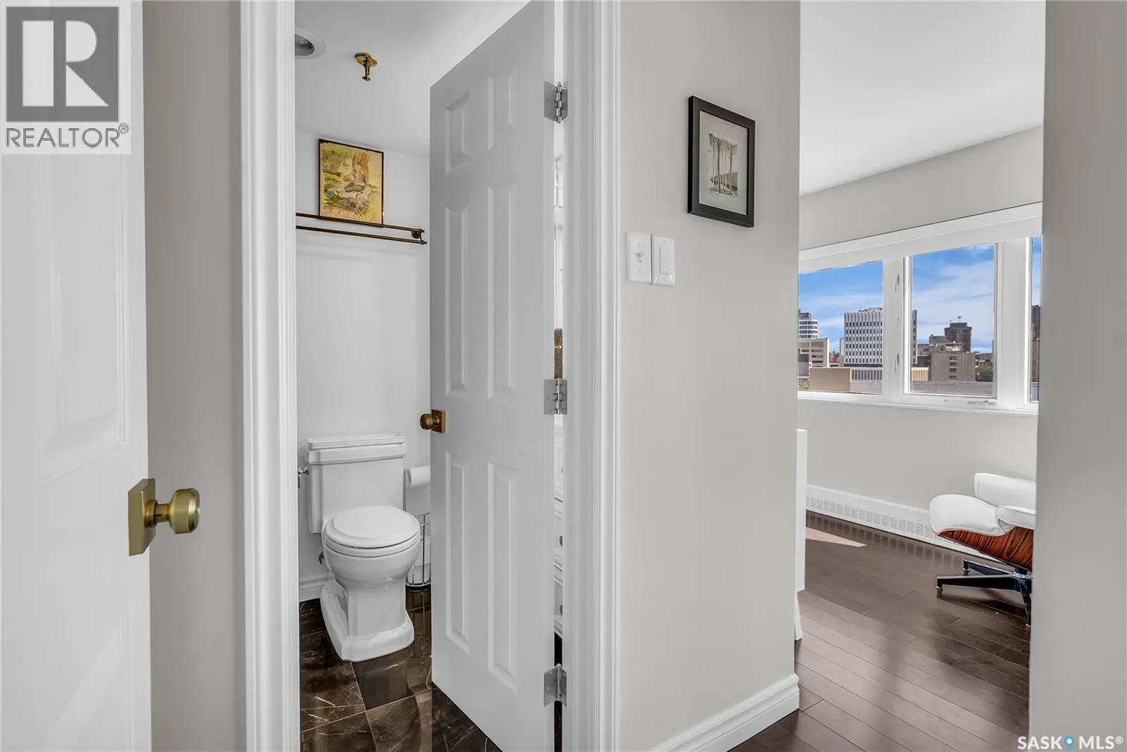 840 424 Spadina CRESCENT E