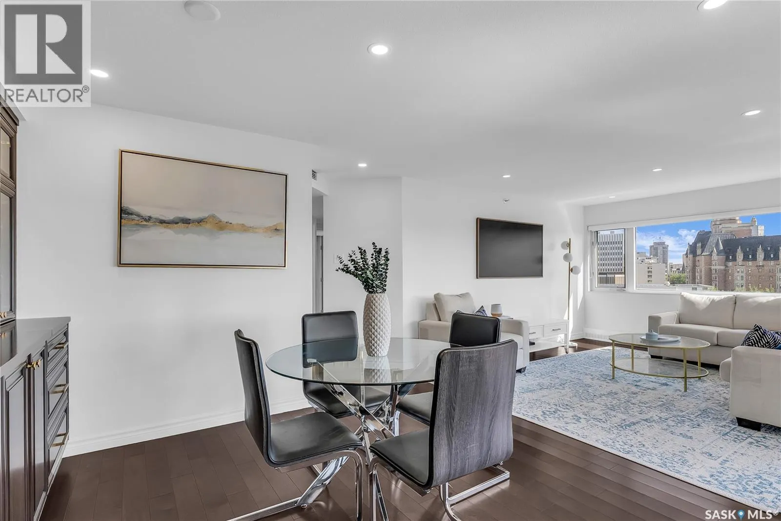 840 424 Spadina CRESCENT E