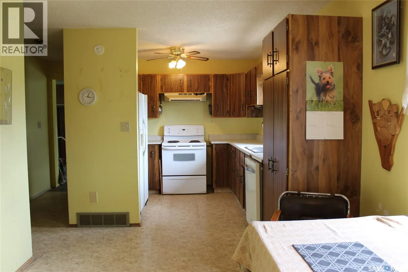 223 2nd STREET W