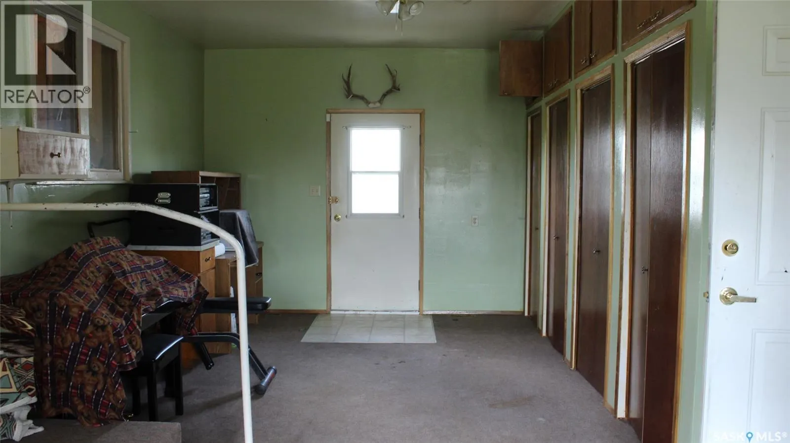 223 2nd STREET W