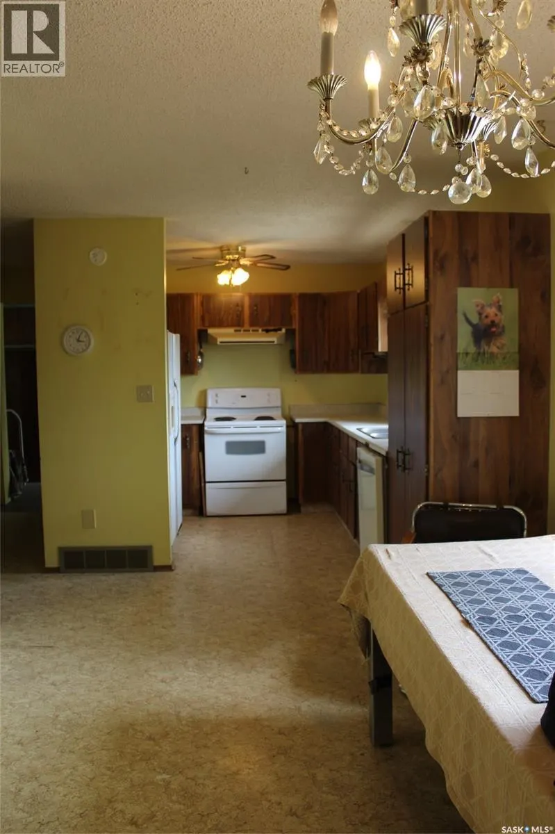 223 2nd STREET W