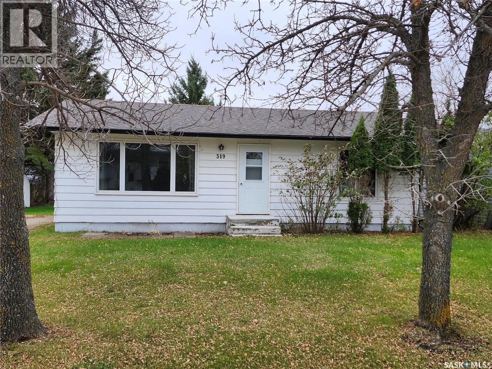 319 PROTHERO AVENUE W