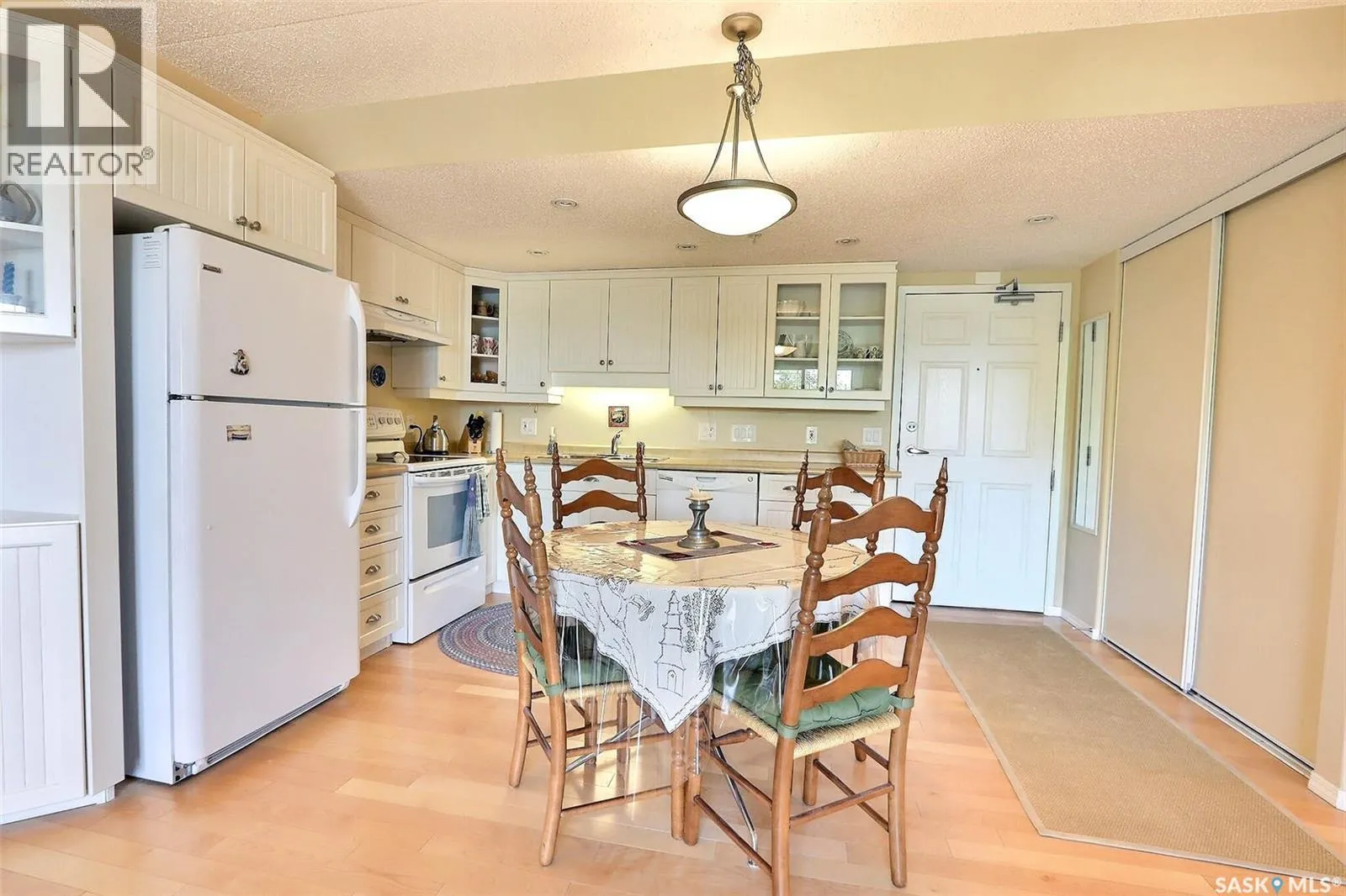 #301 1901 1 1/2 AVENUE W