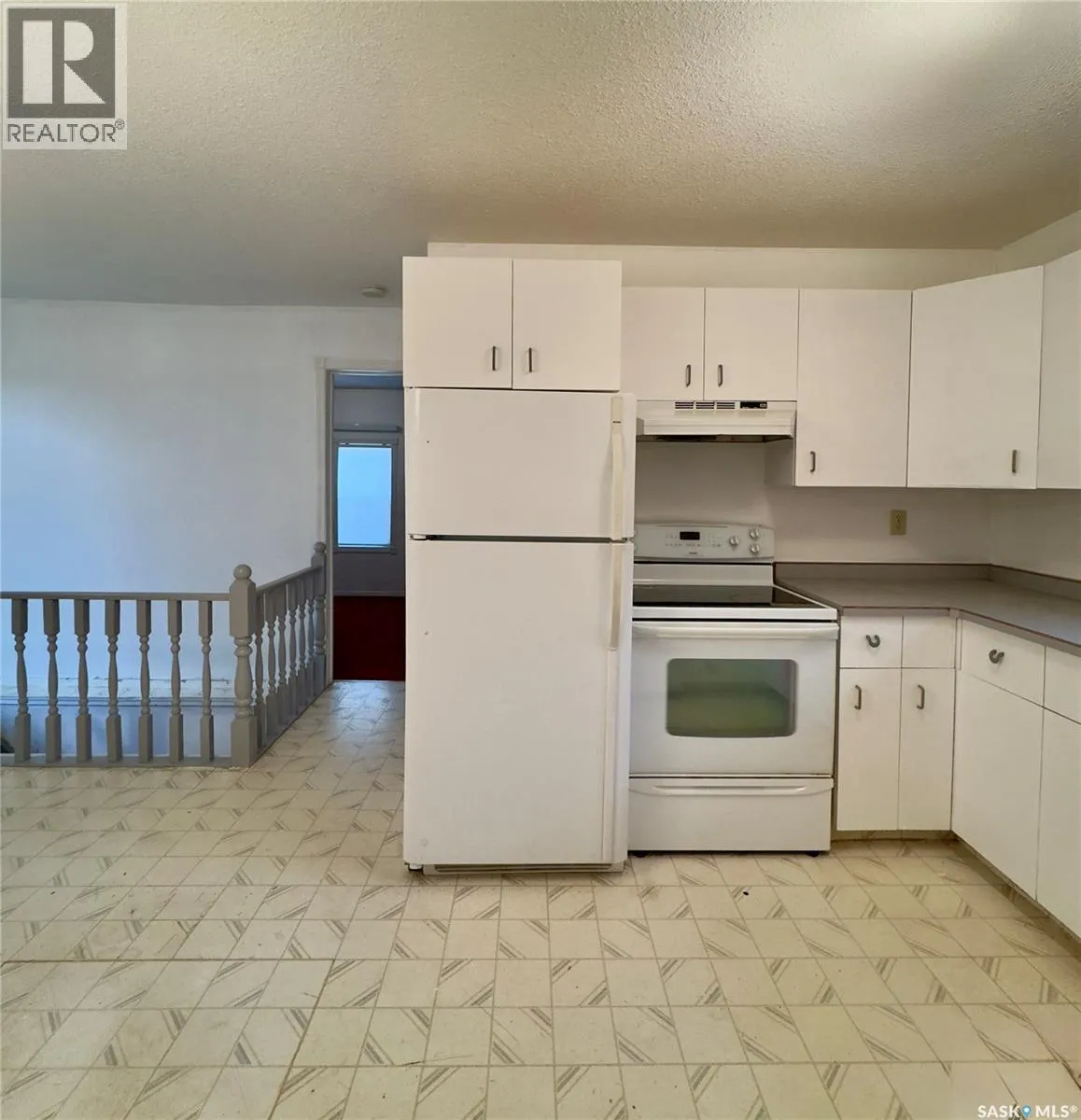 2008 2nd AVENUE W