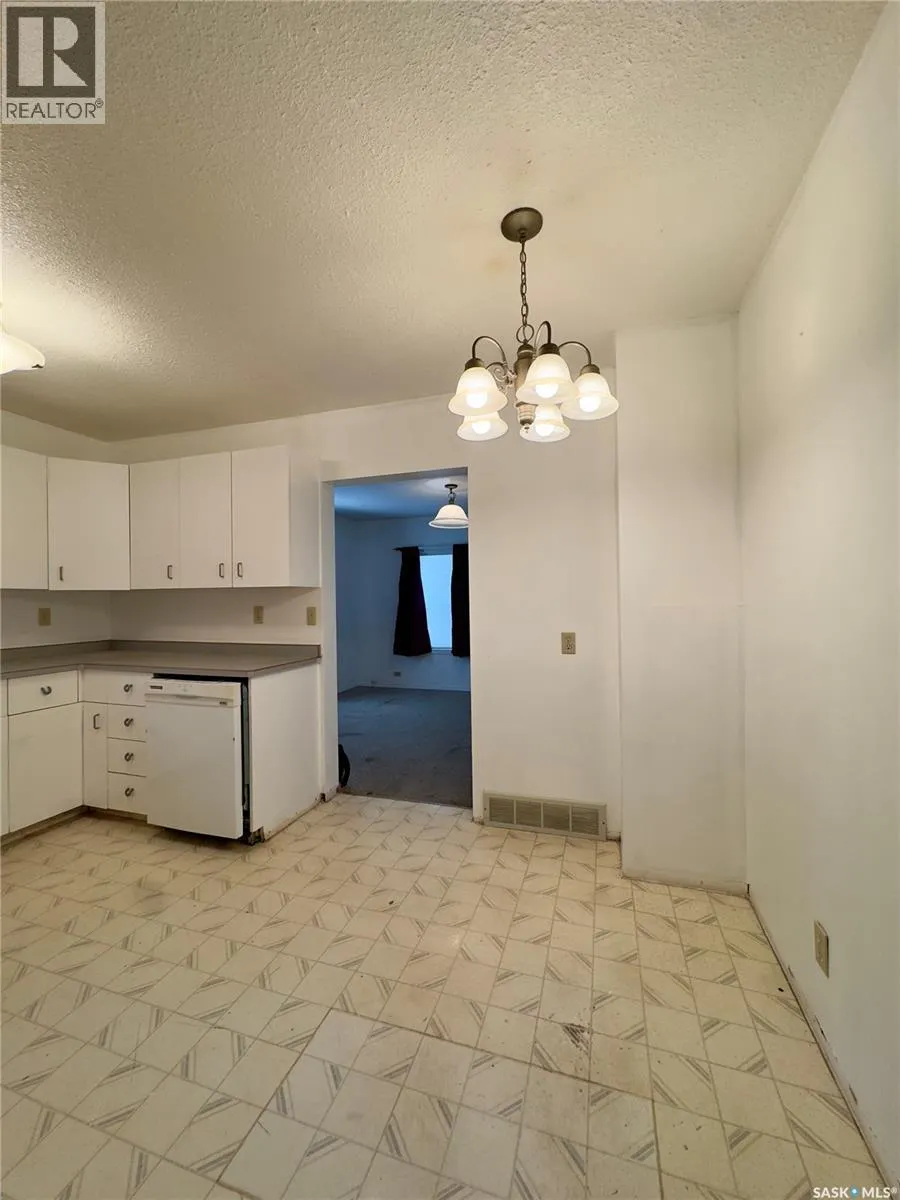 2008 2nd AVENUE W