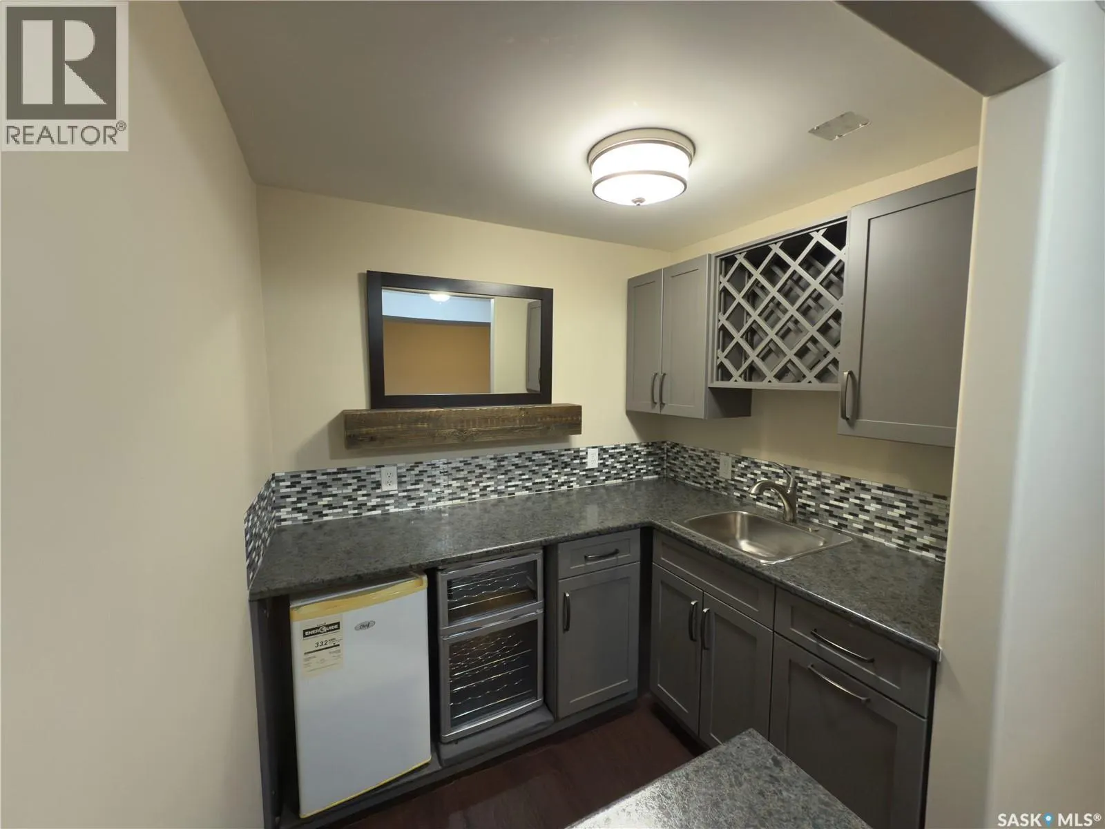 1428 6th STREET E
