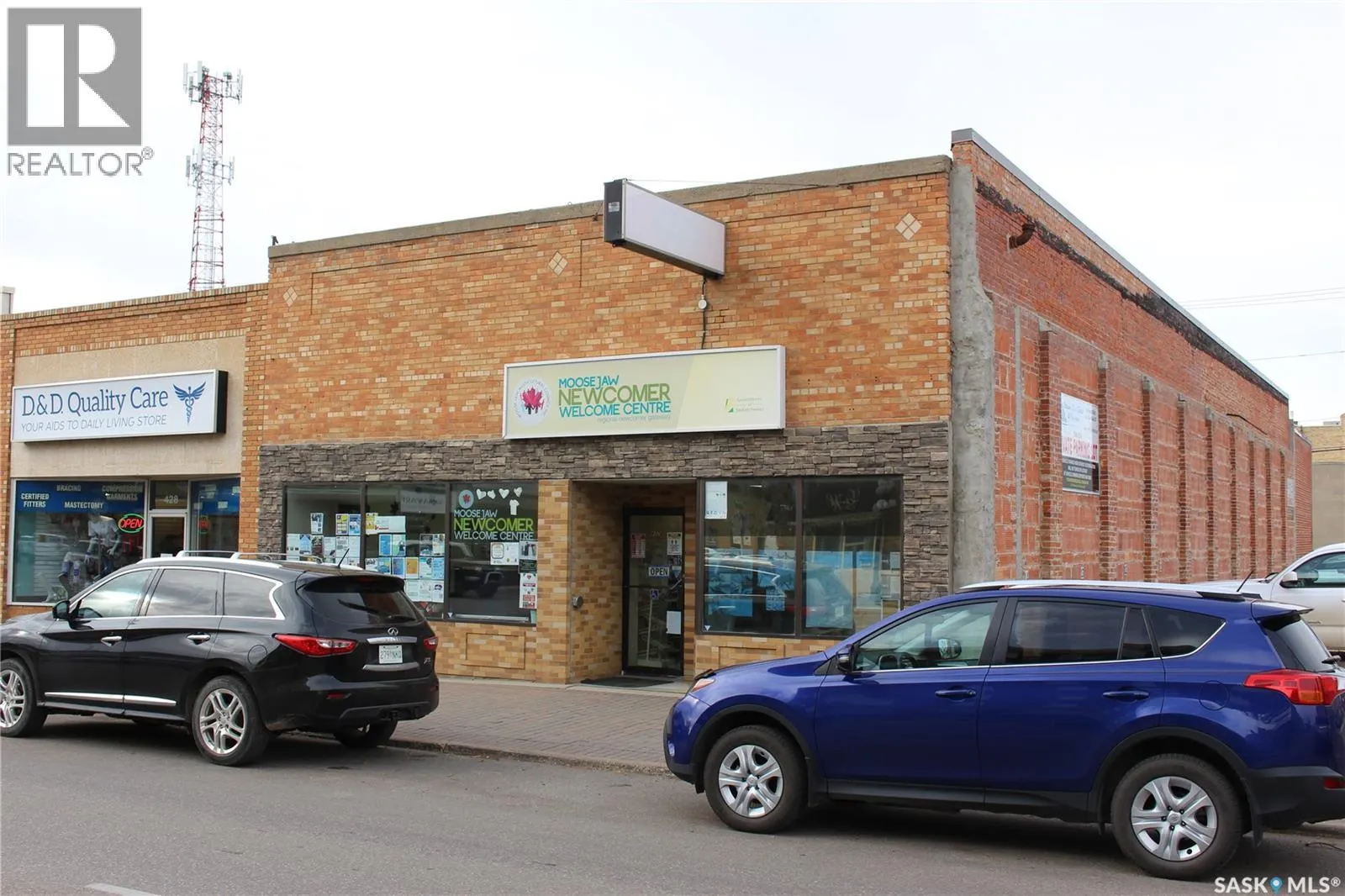 432 Main STREET N