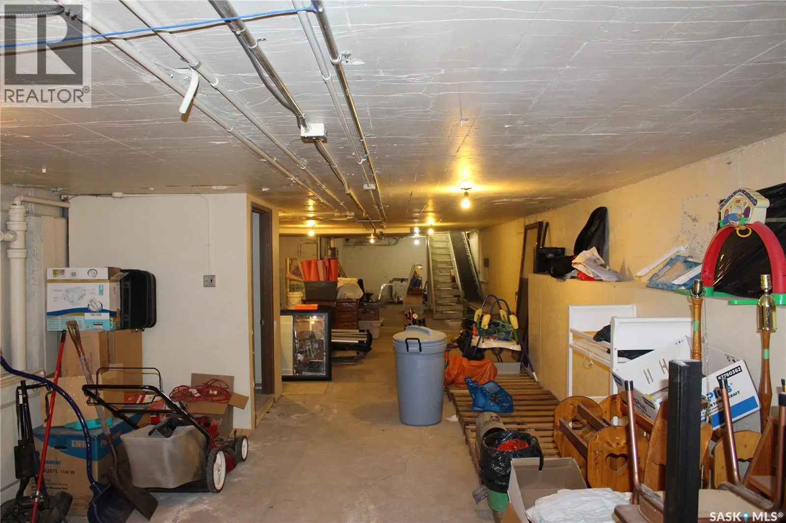 432 Main STREET N