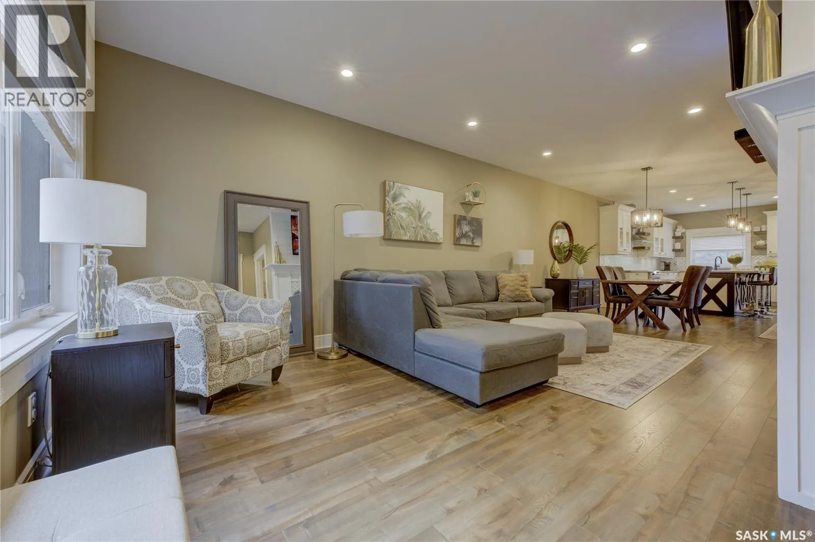 1129 7th STREET E