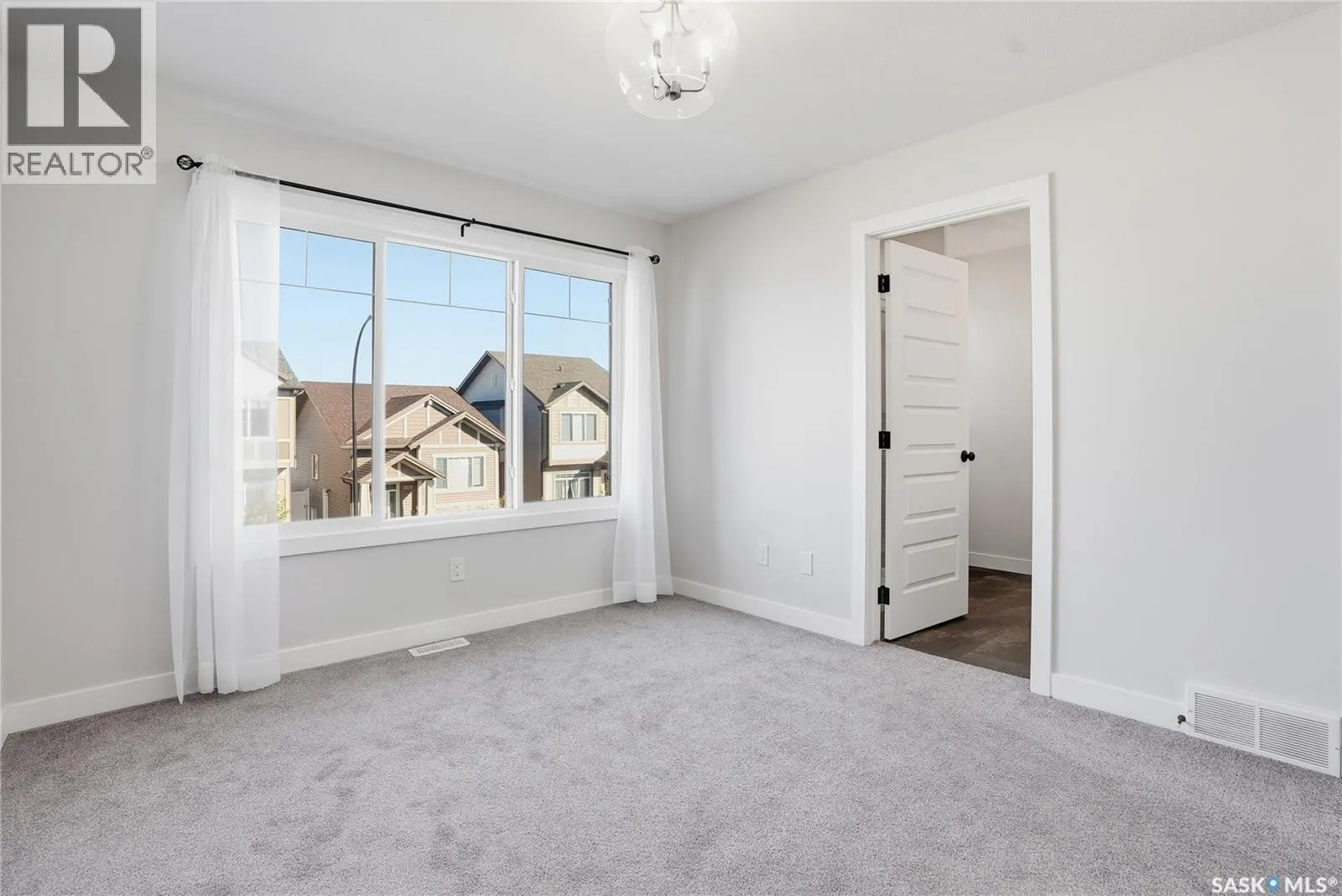 966 McFaull MANOR