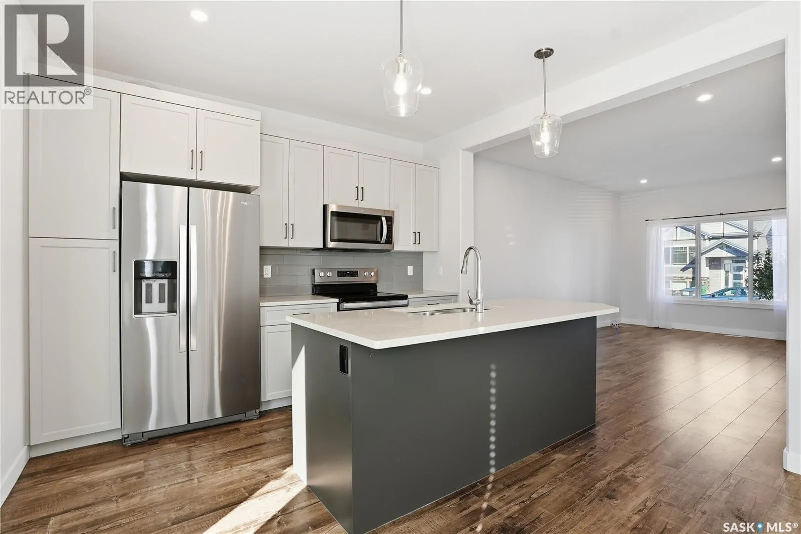 966 McFaull MANOR