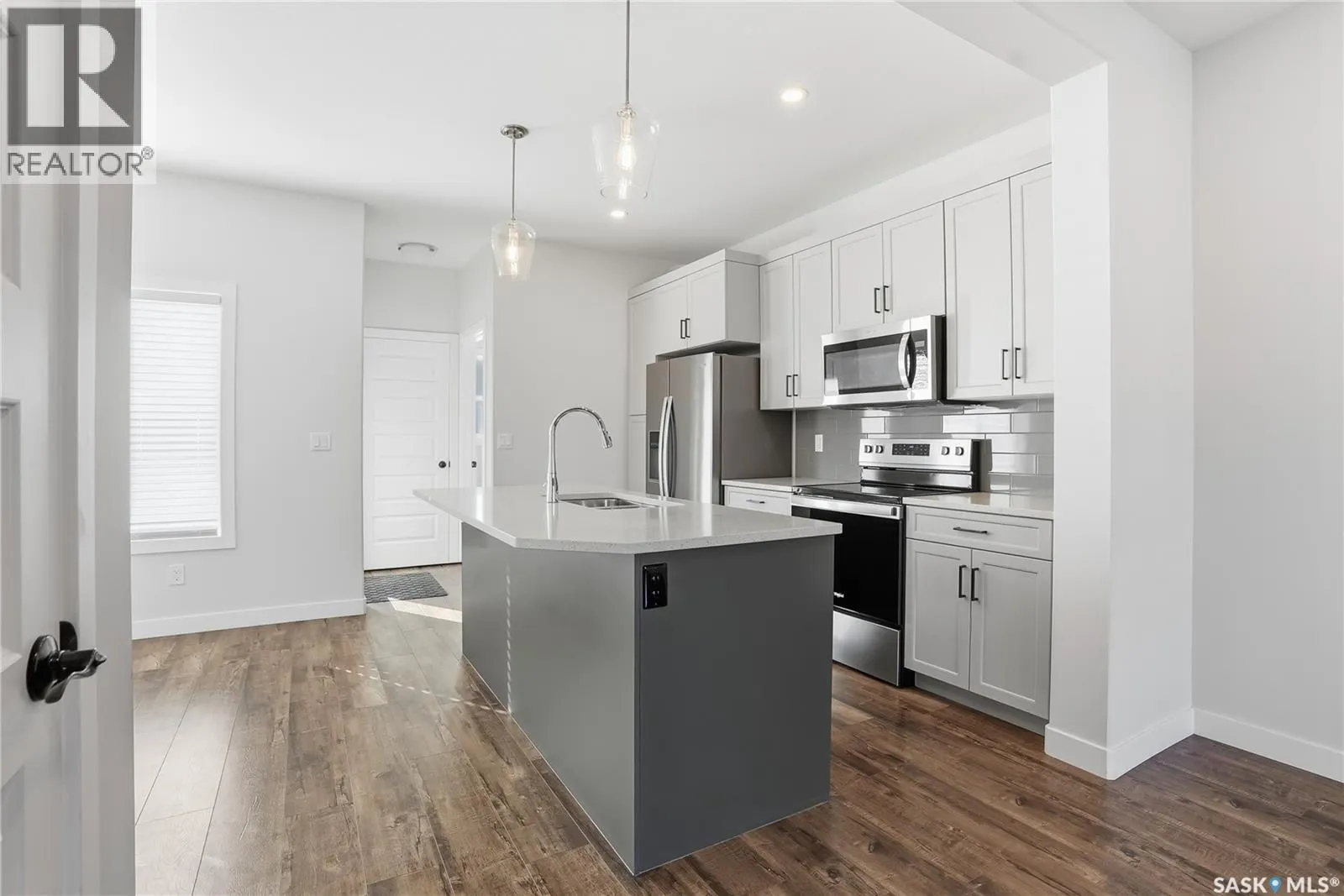 966 McFaull MANOR