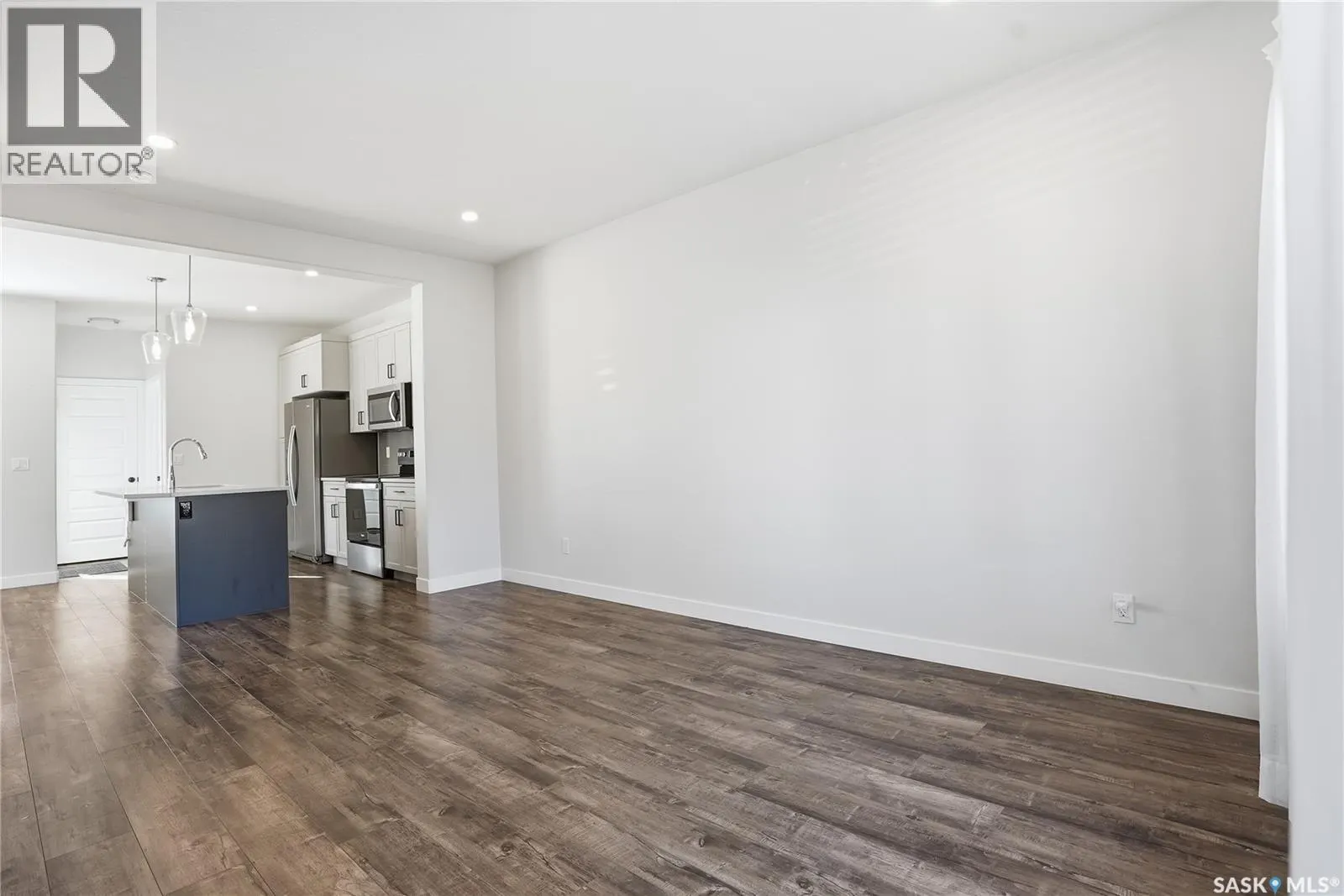 966 McFaull MANOR