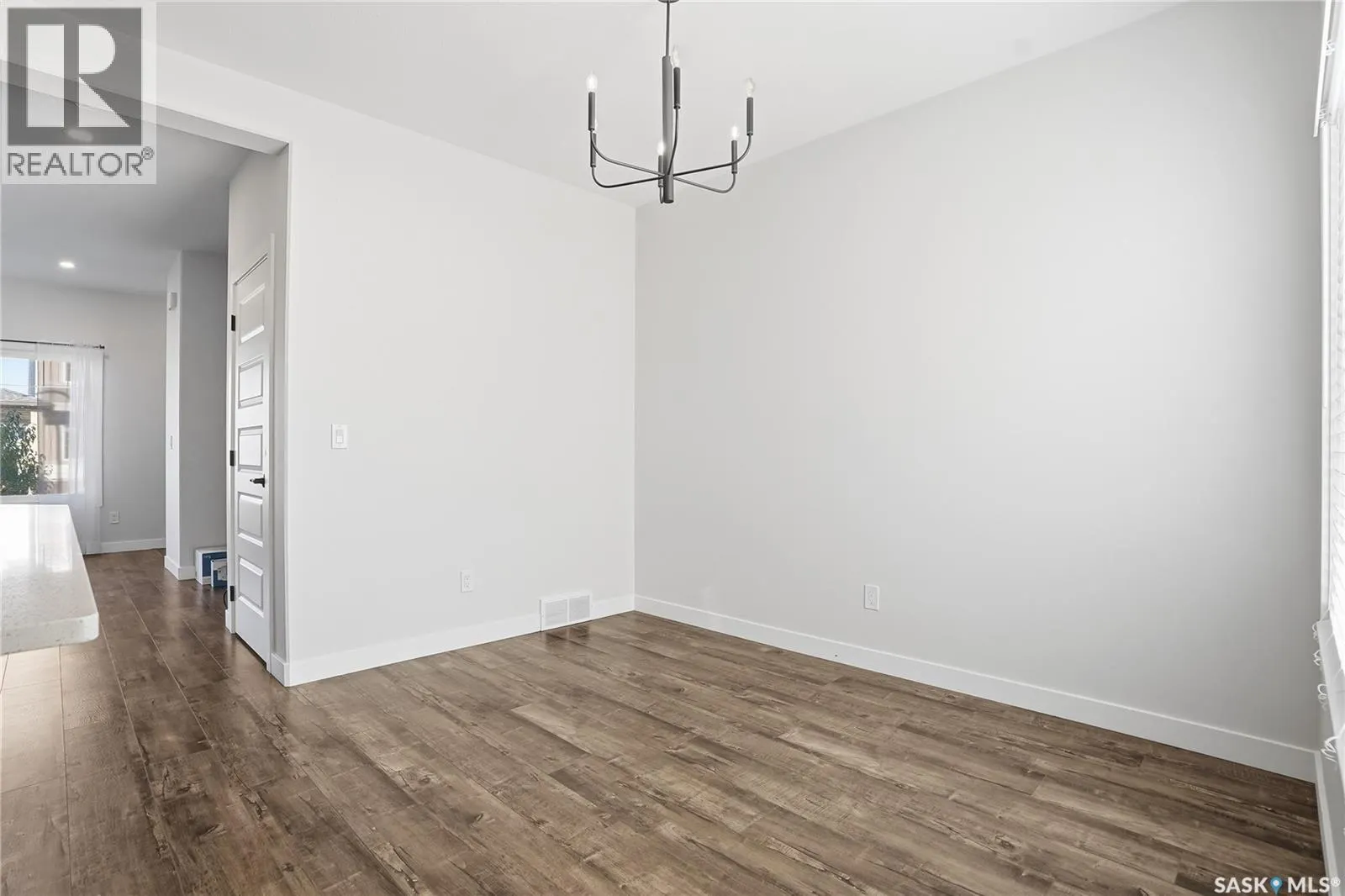 966 McFaull MANOR