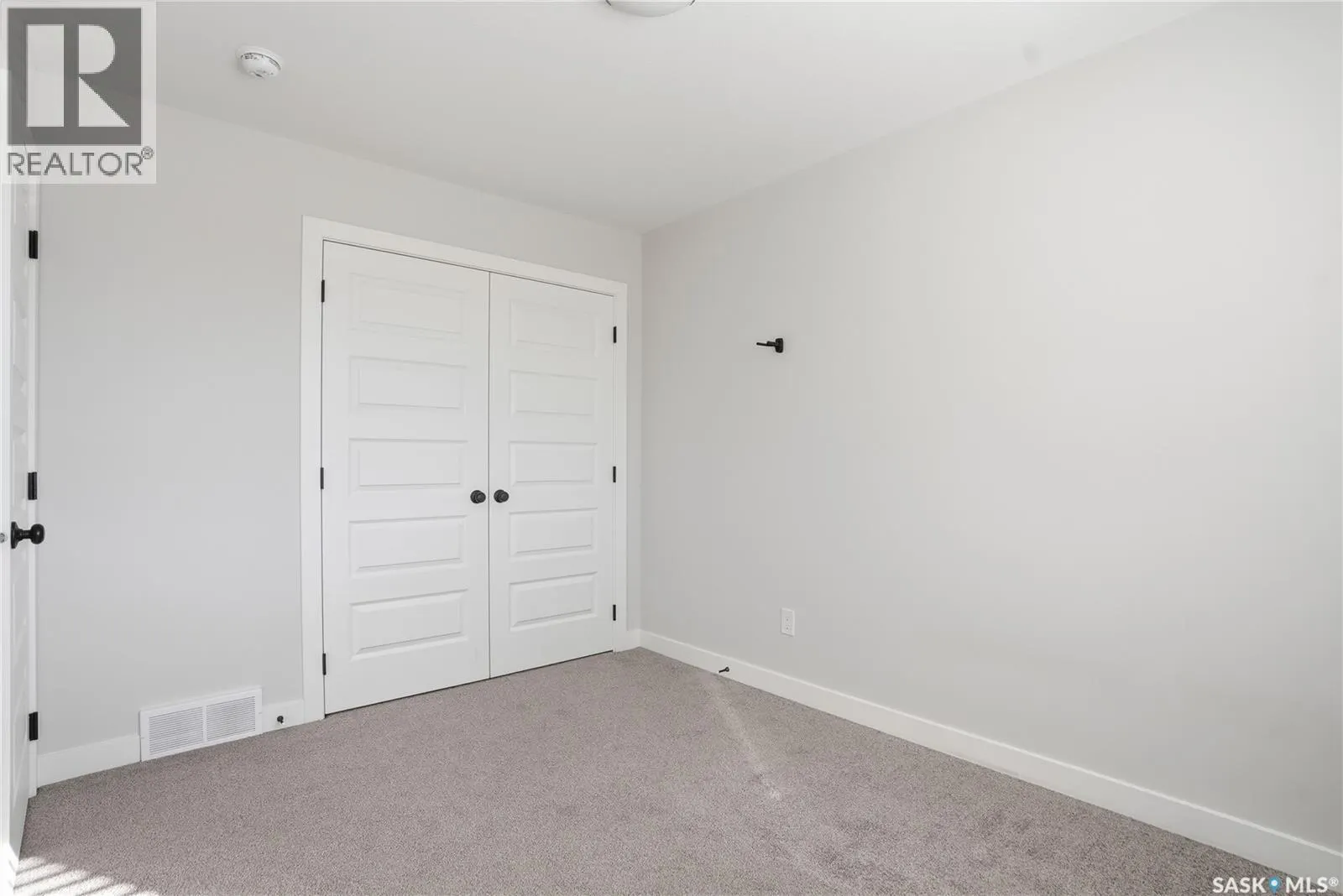 966 McFaull MANOR
