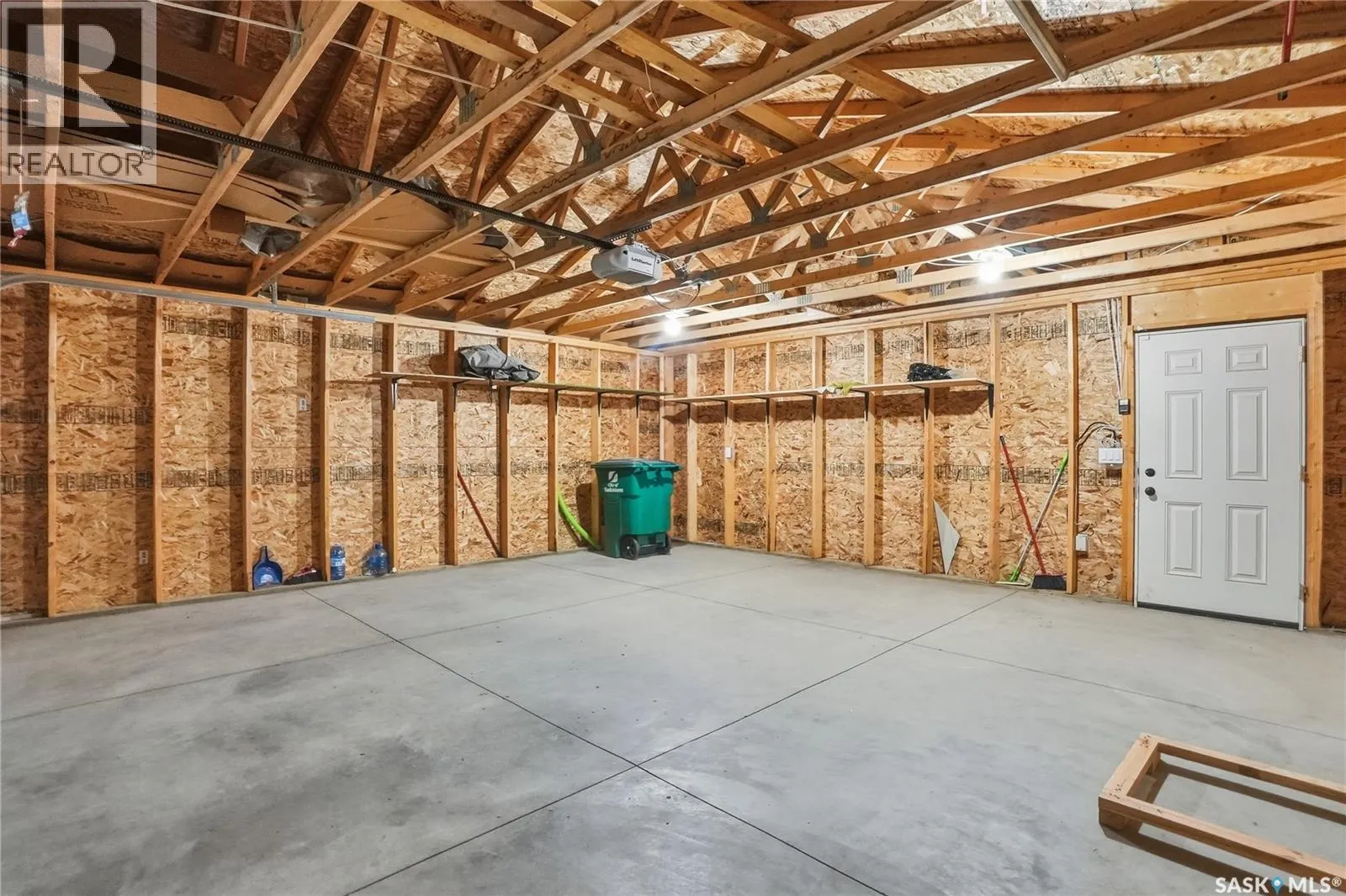 966 McFaull MANOR
