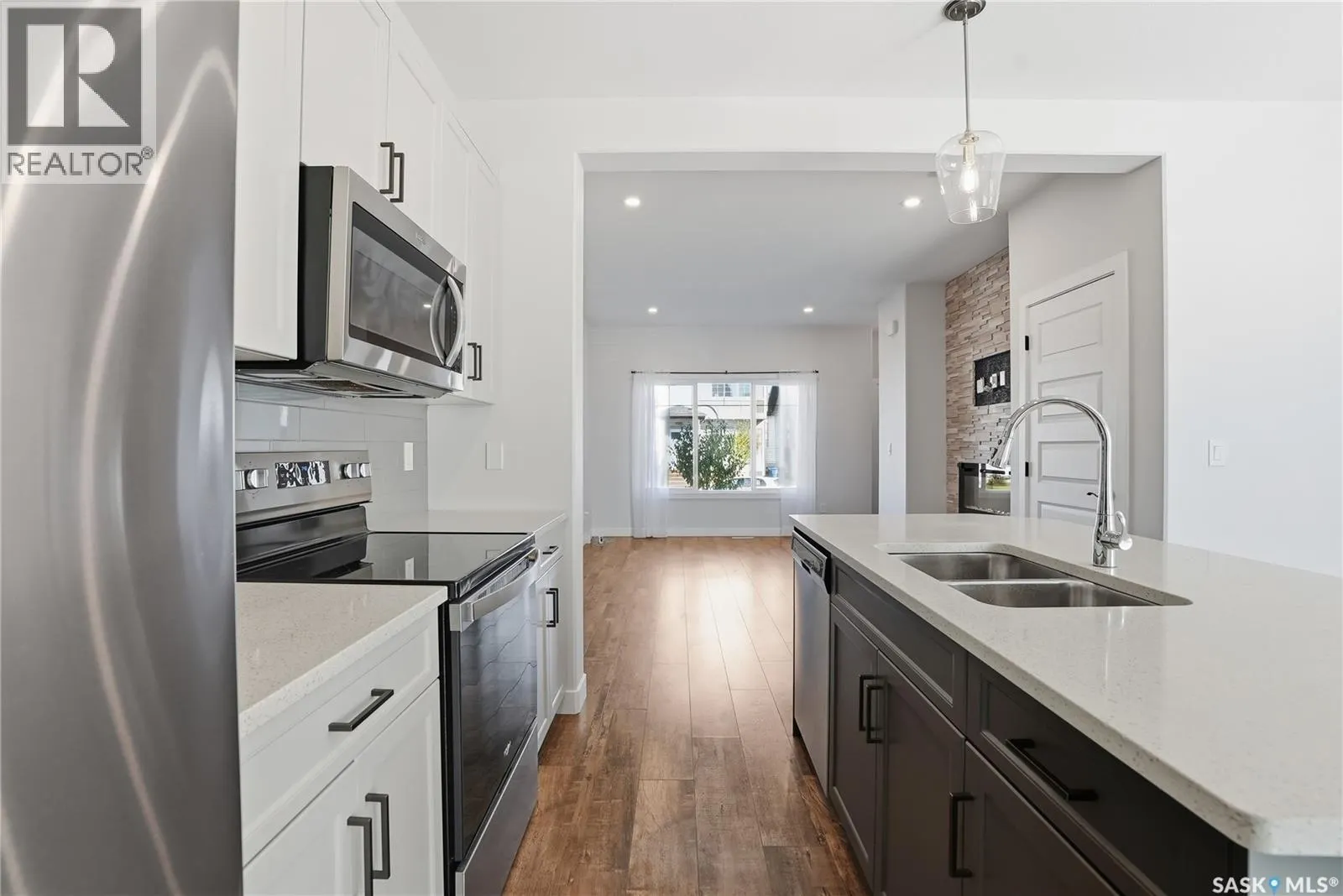 966 McFaull MANOR