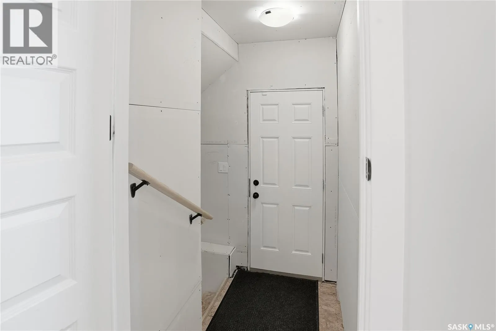 966 McFaull MANOR