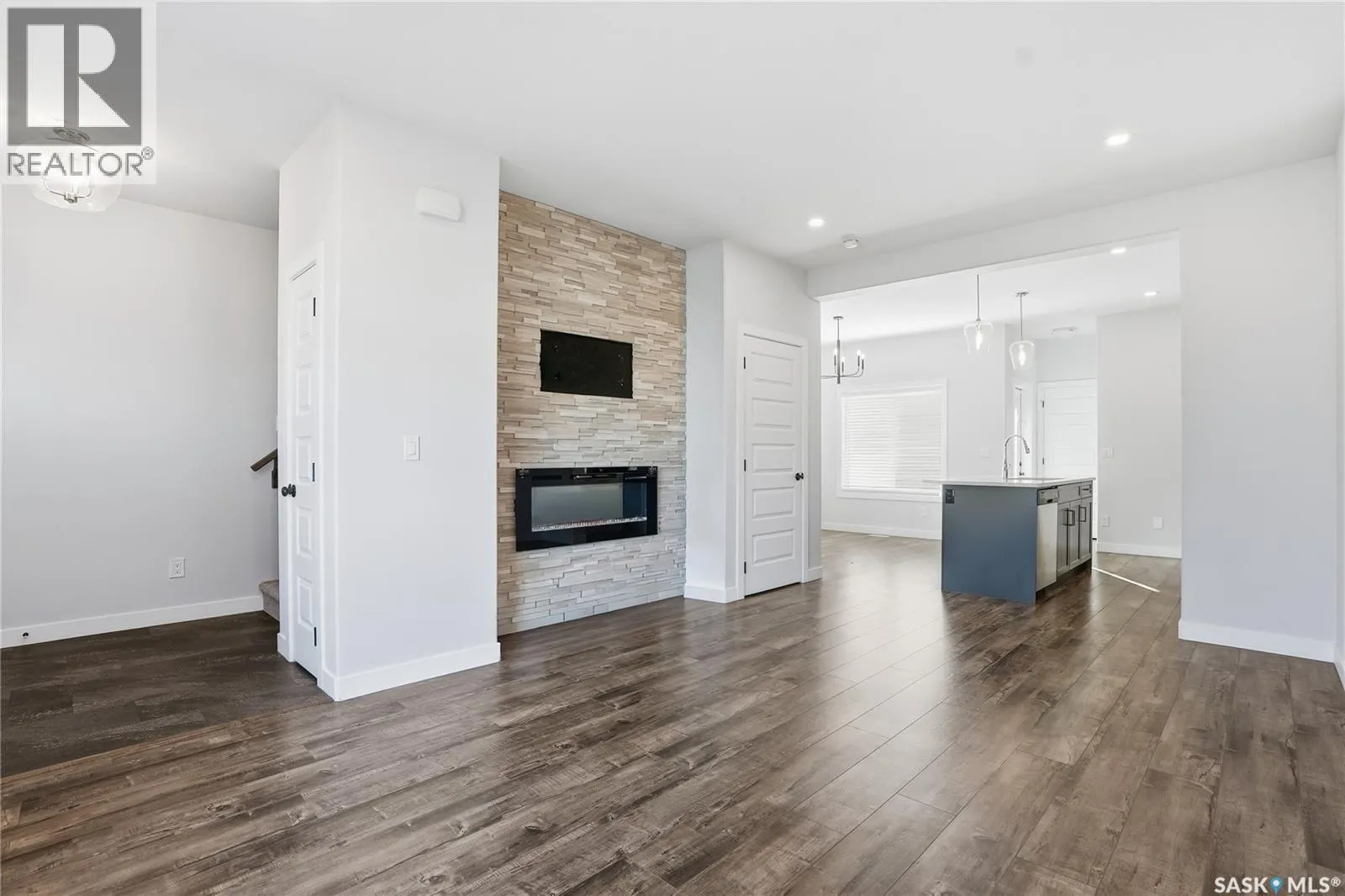 966 McFaull MANOR