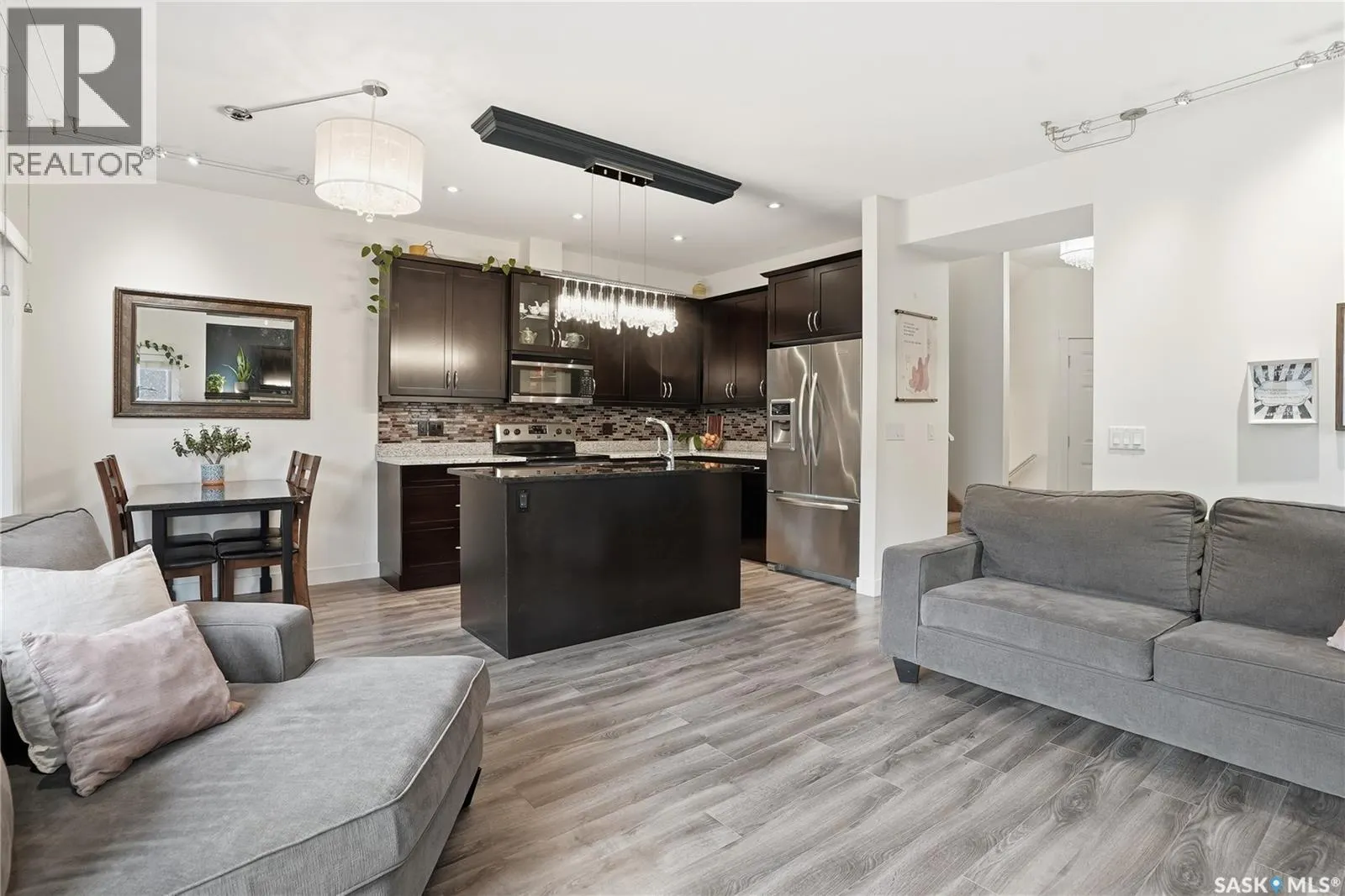 165 115 Shepherd CRESCENT