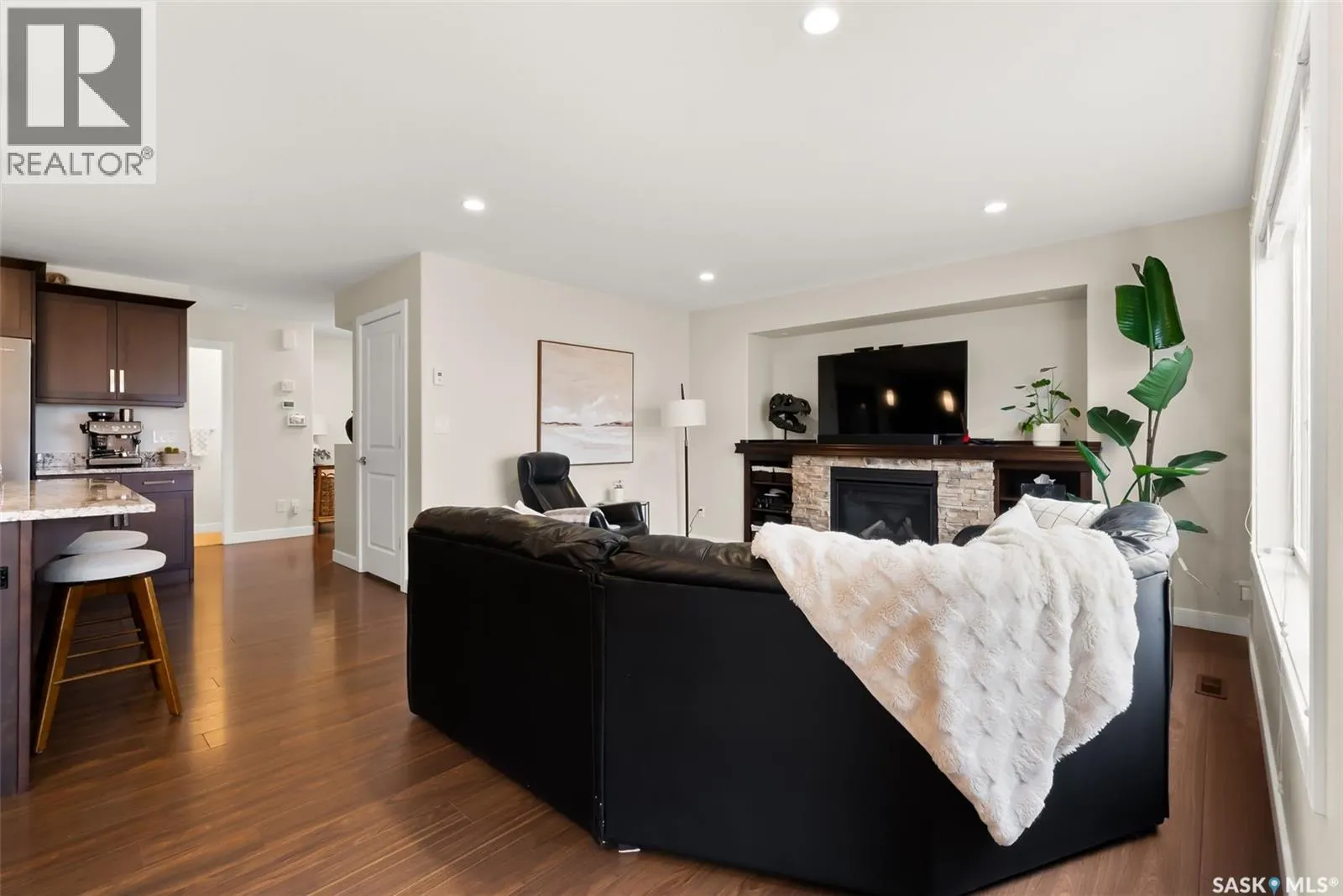 5385 McKenna CRESCENT