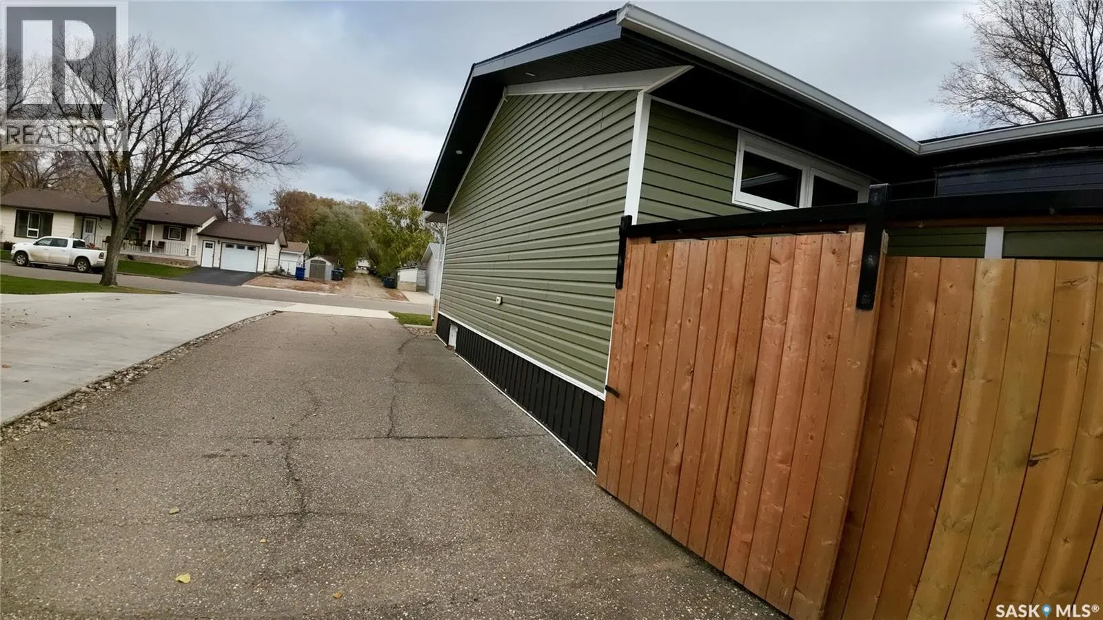 589 Poplar CRESCENT