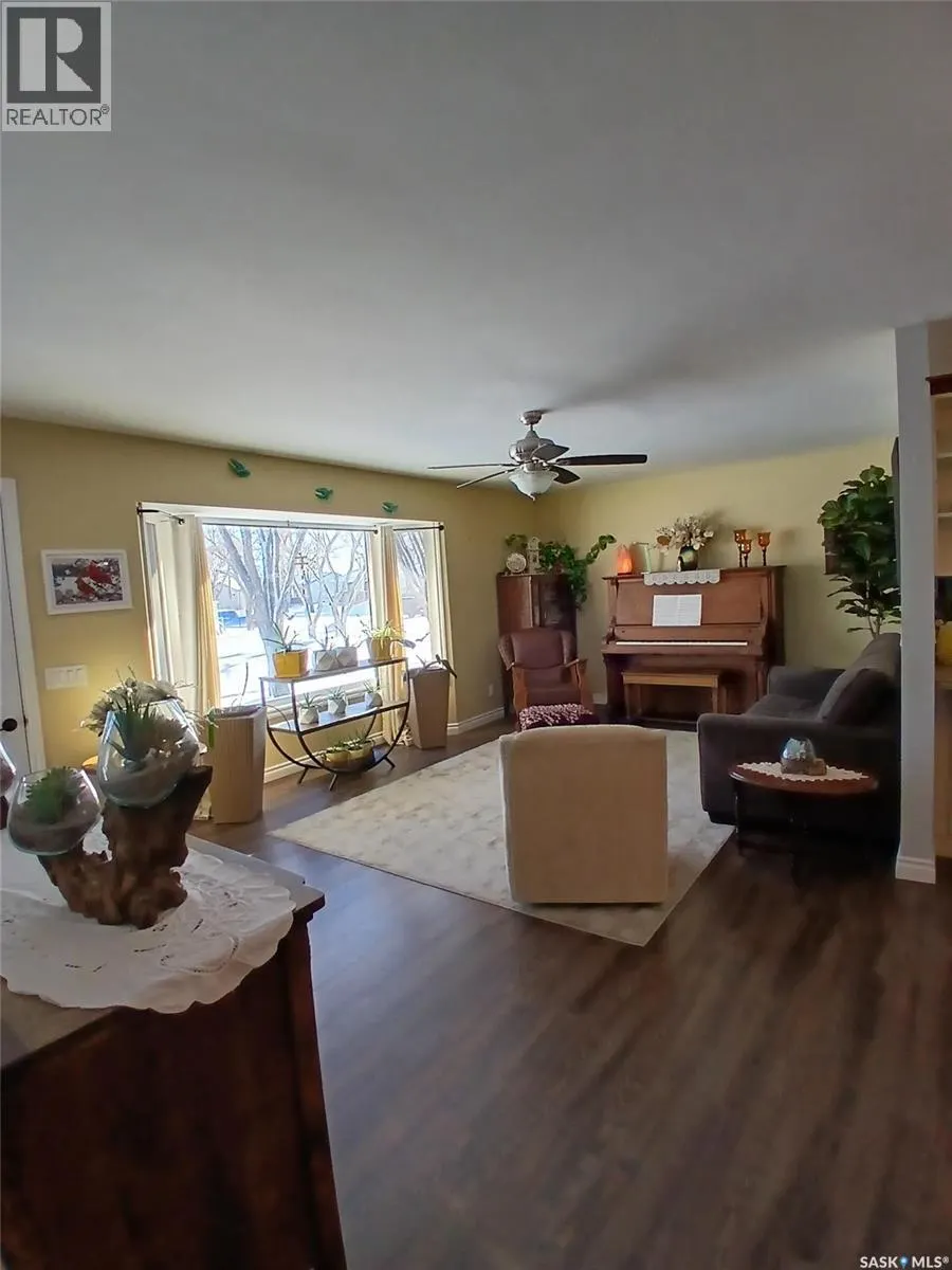 589 Poplar CRESCENT