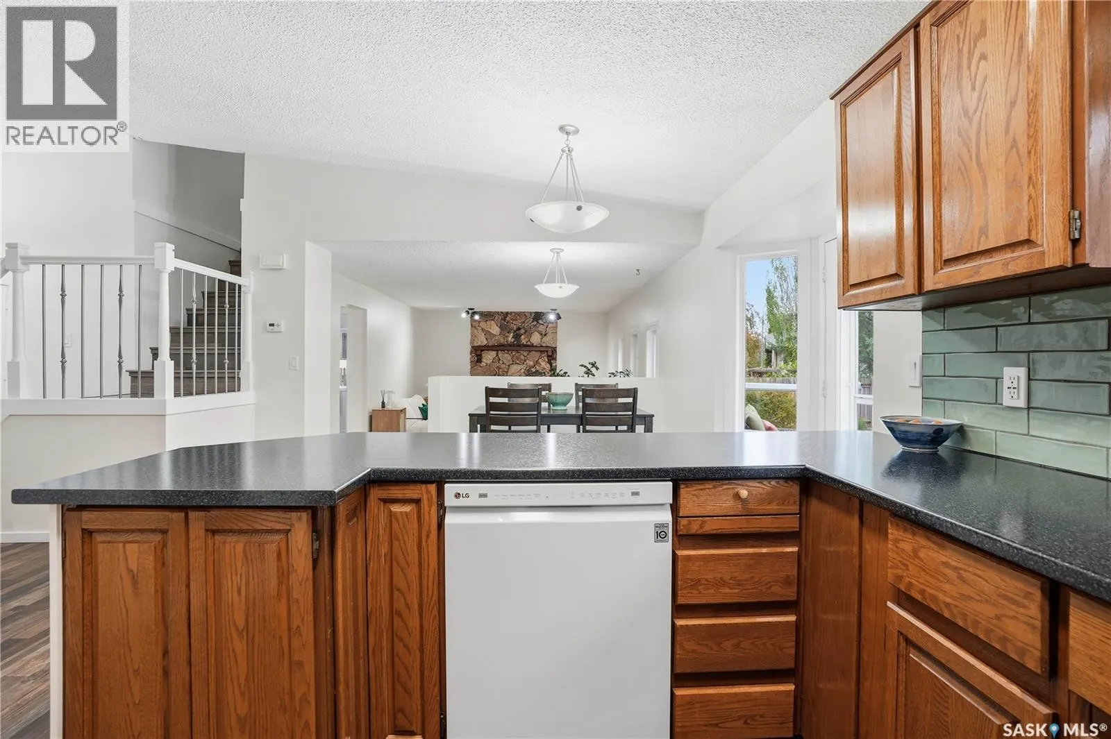 3327 Coughlin BAY E