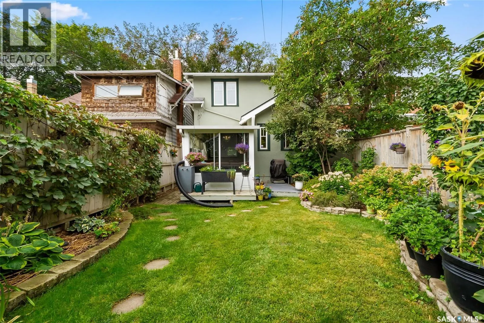 2321 St John STREET