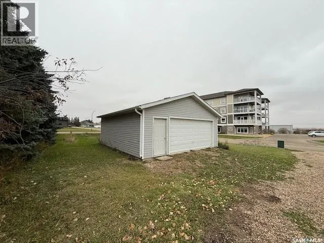 60 Banks CRESCENT