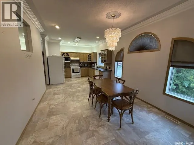 60 Banks CRESCENT