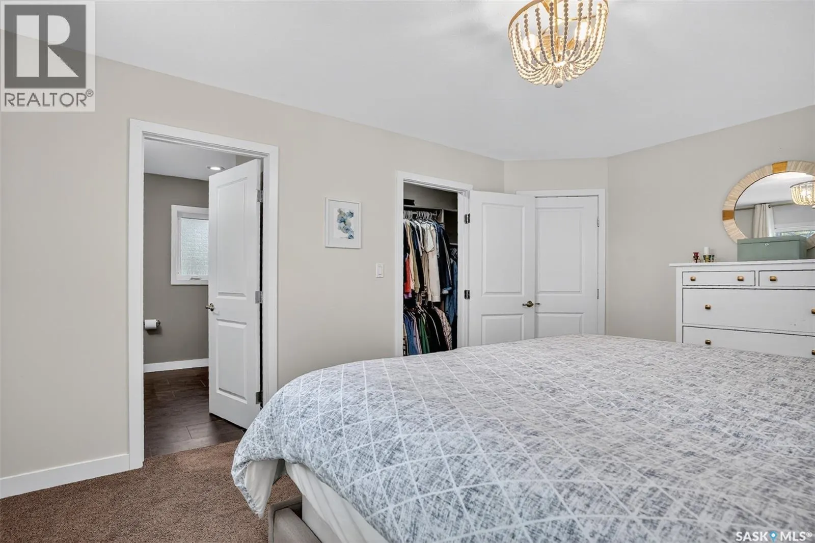 523 Redwood DRIVE