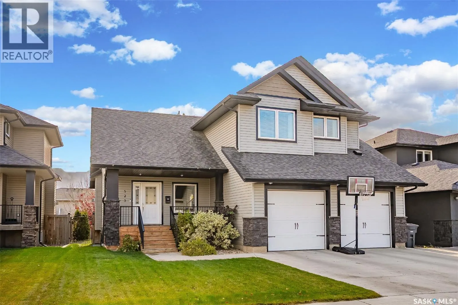 523 Redwood DRIVE
