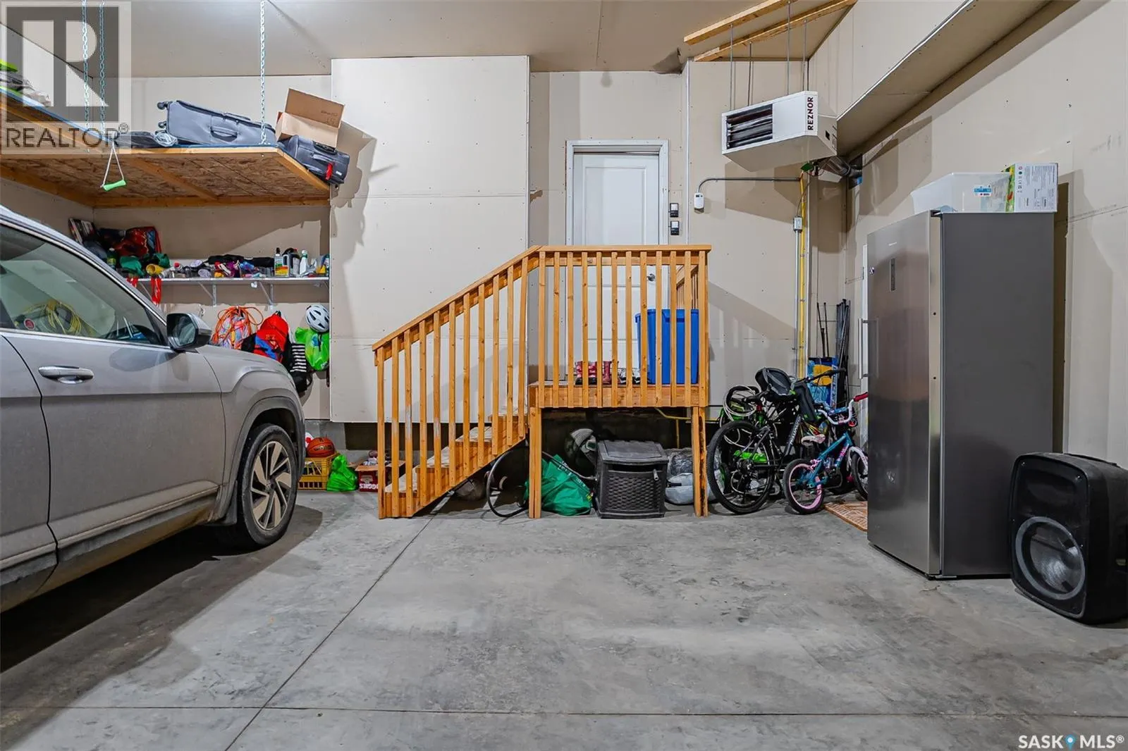 523 Redwood DRIVE
