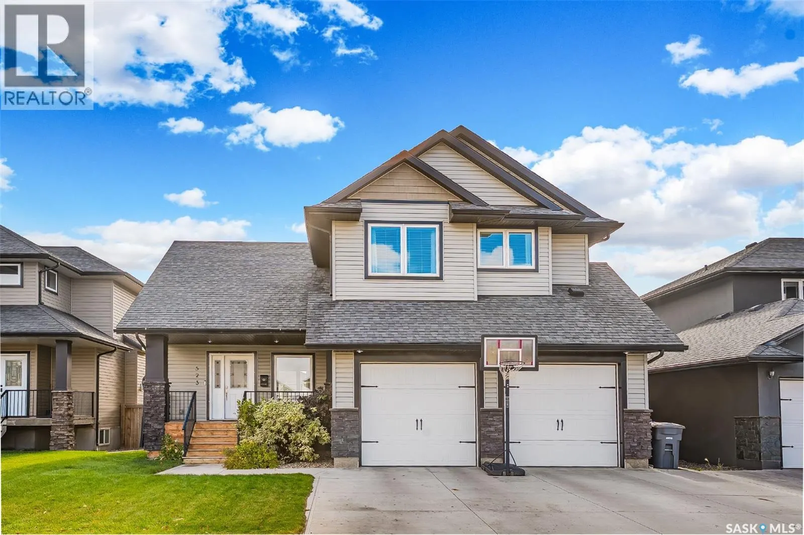523 Redwood DRIVE