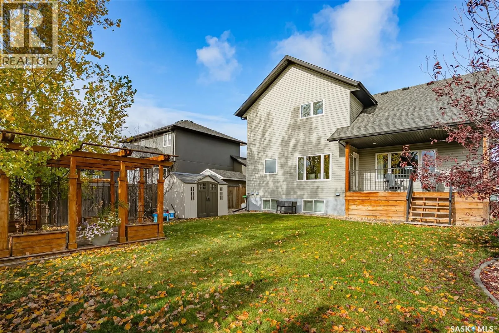 523 Redwood DRIVE