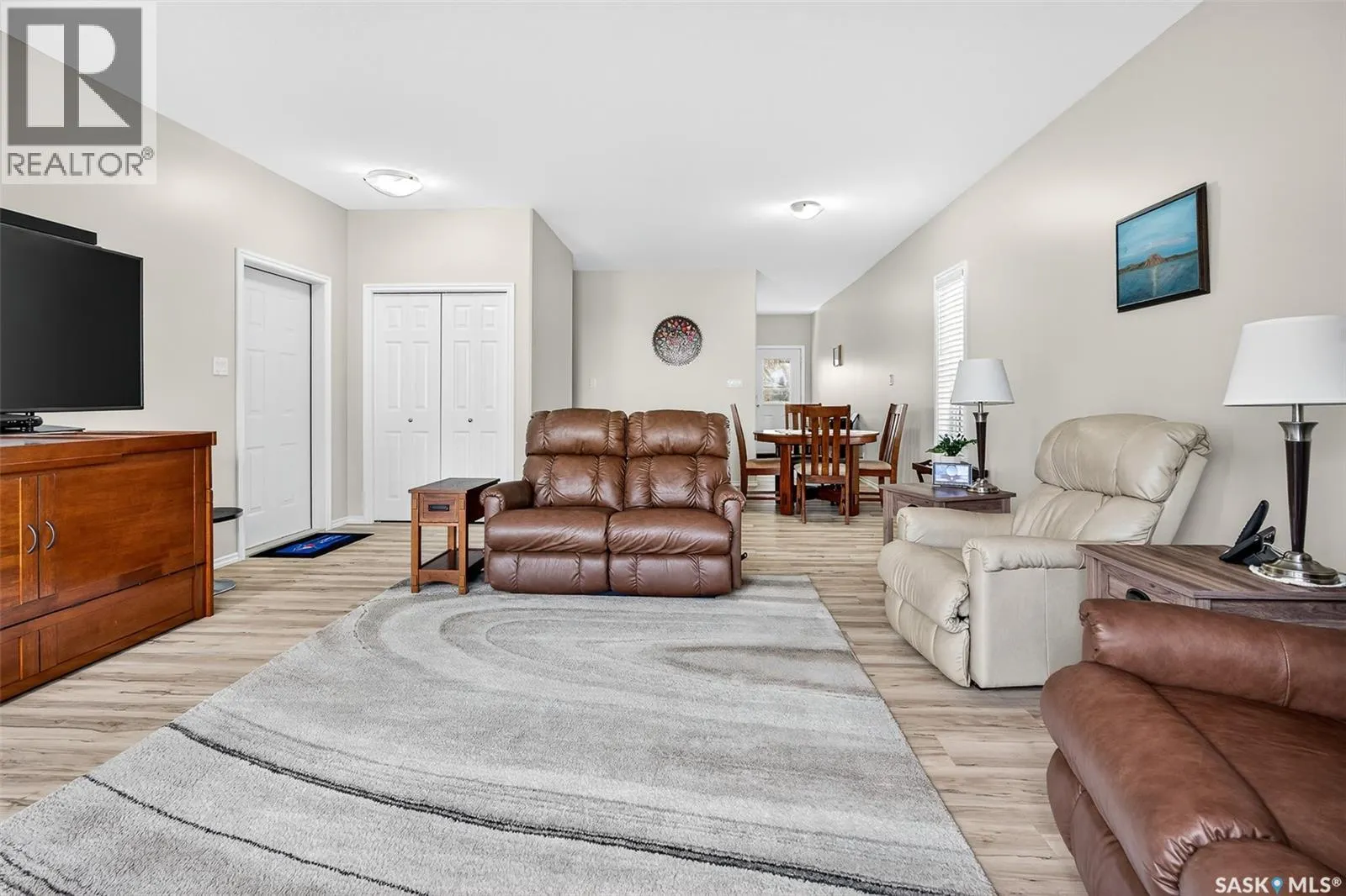 551B Caribou STREET W