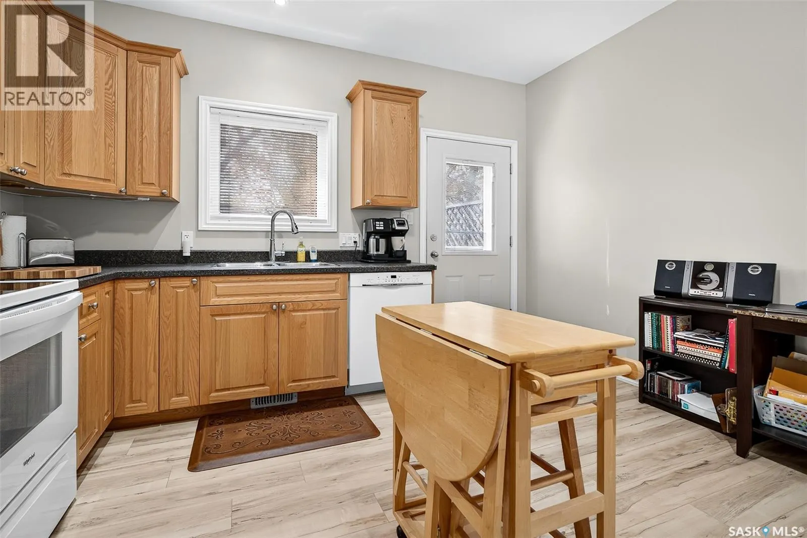 551B Caribou STREET W