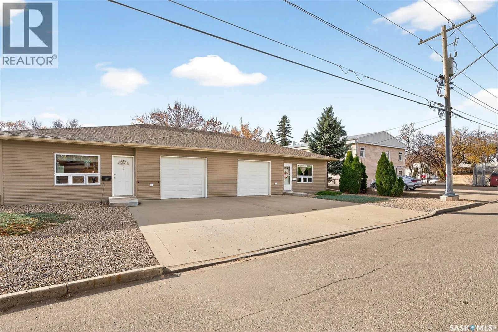551B Caribou STREET W