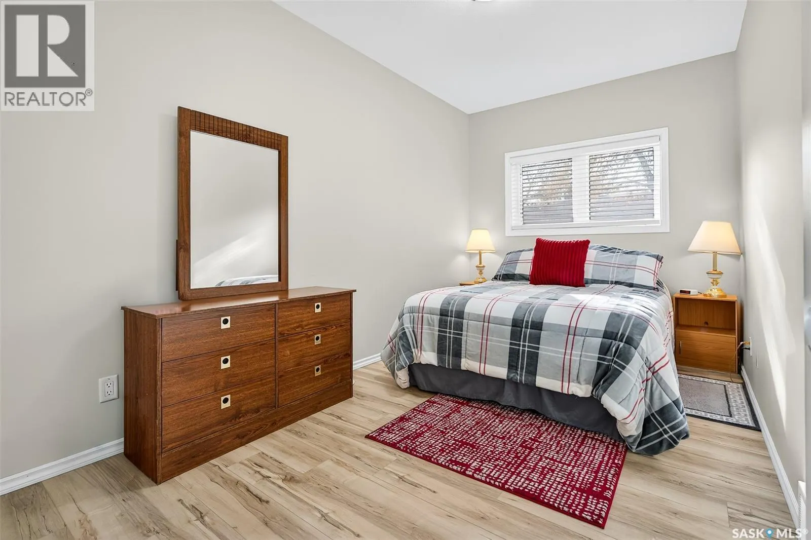 551B Caribou STREET W